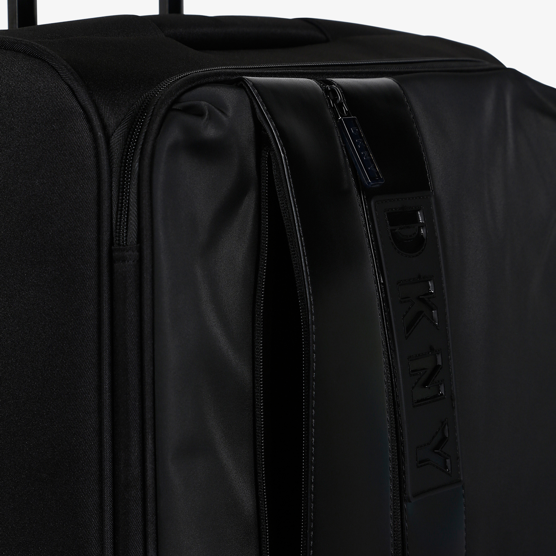شنطة ترولي ليّنة بـ4 عجلات بمقبض قابل للسحب من دي كي إن واي-travel-luggagesandbags-luggage-image-4