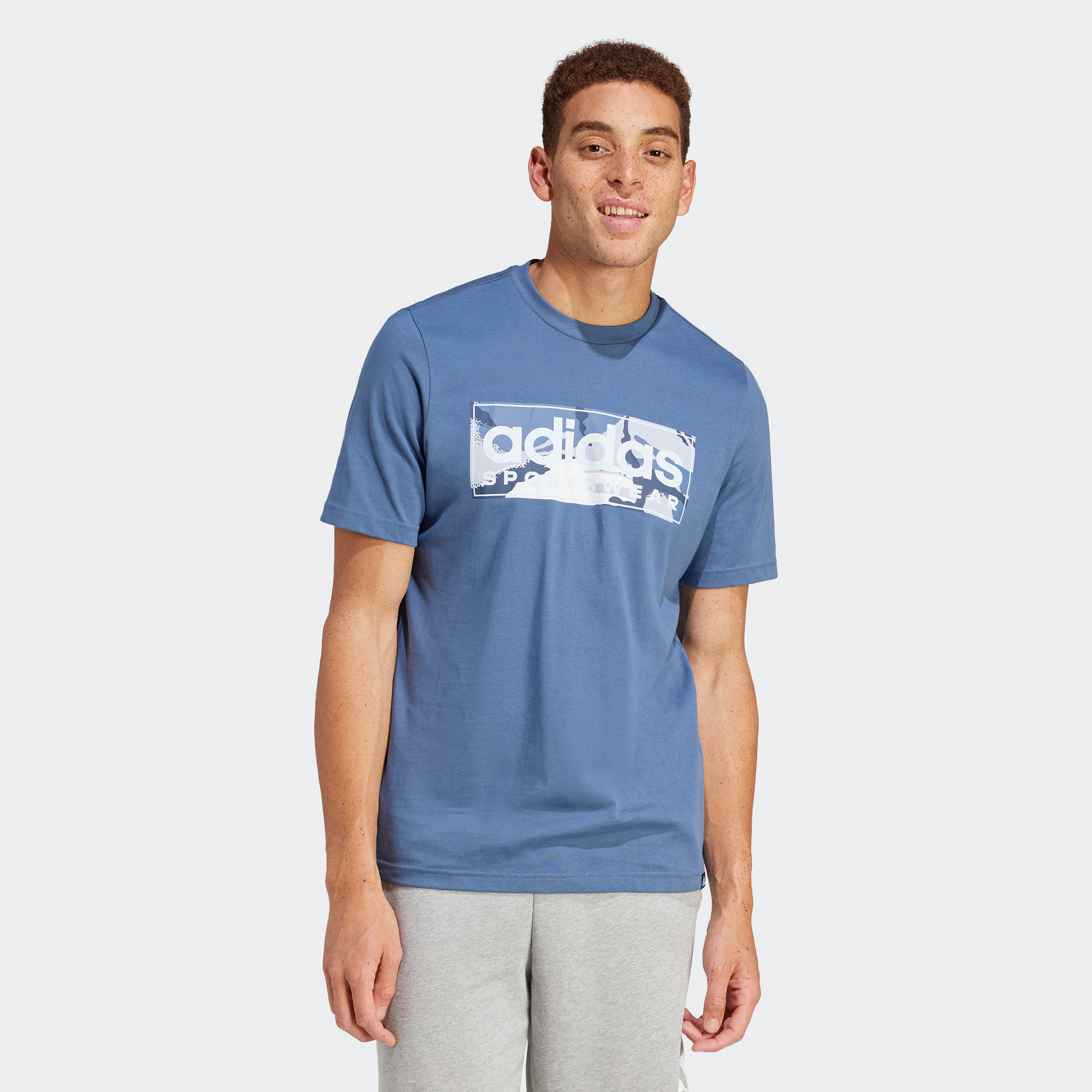 أديداس - تي شيرت جرافيكي بشعار خطي جيشي IN6473-men-clothing-sportswearandactivewear-tshirtsandpolos-image-17