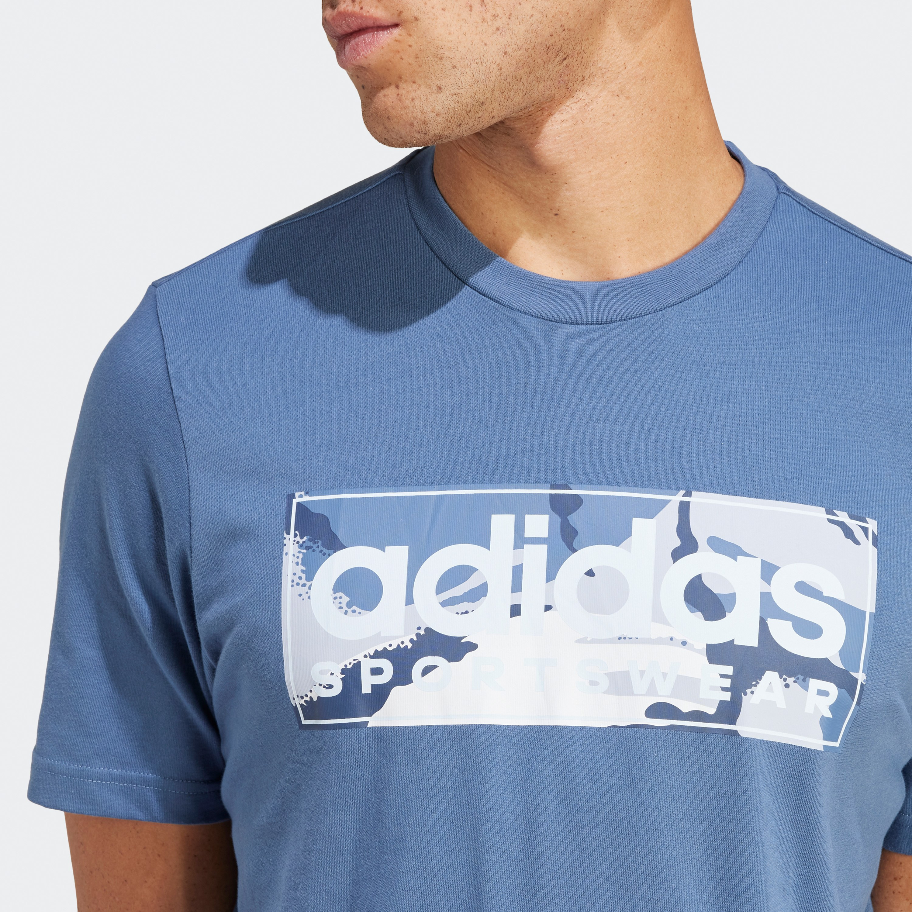 أديداس - تي شيرت جرافيكي بشعار خطي جيشي IN6473-men-clothing-sportswearandactivewear-tshirtsandpolos-image-21