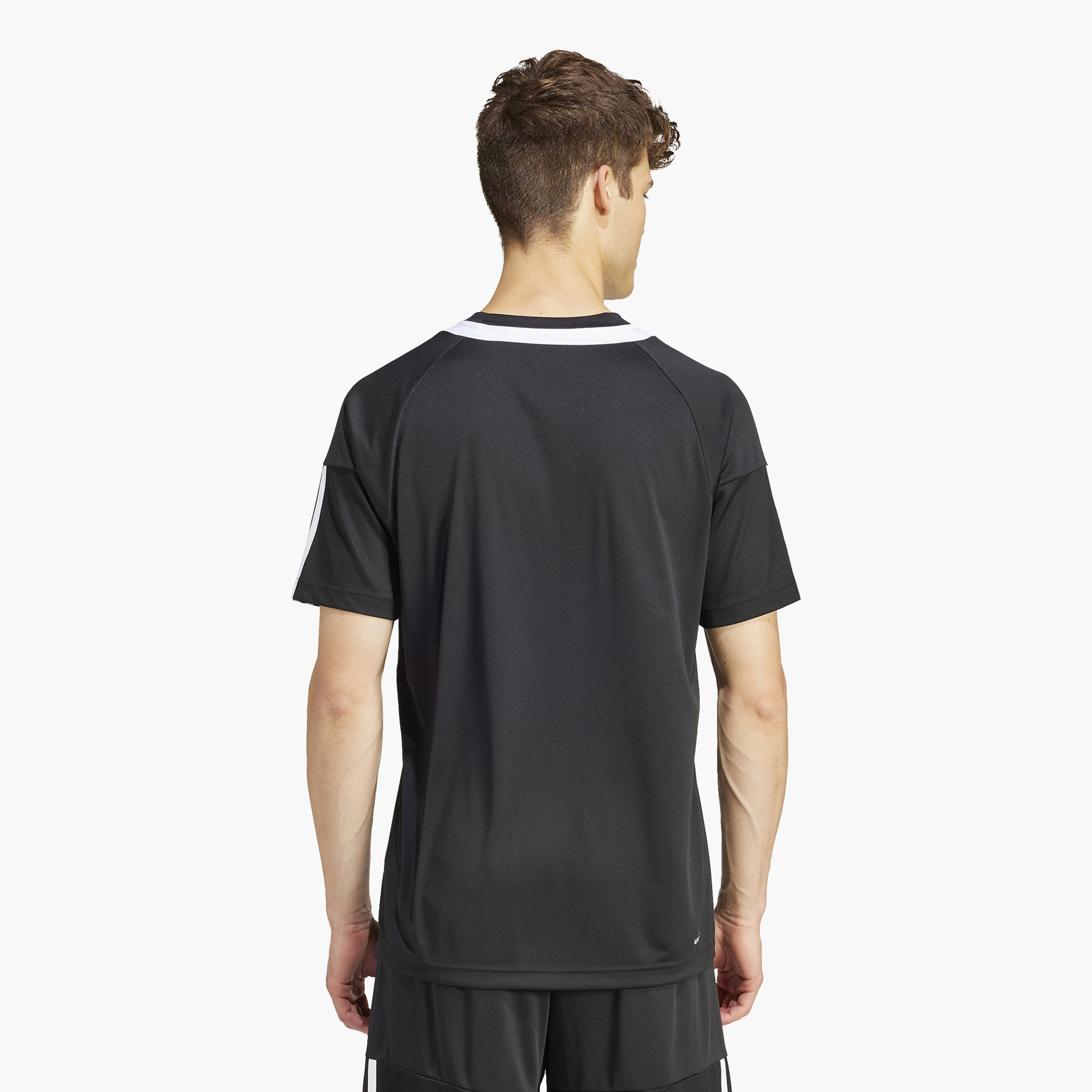 تيشيرت ذو سيرينو ايروريدي ذو الخطوط الثلاثة للرجال من اديداس | OE-men-clothing-sportswearandactivewear-tshirtsandpolos-image-5