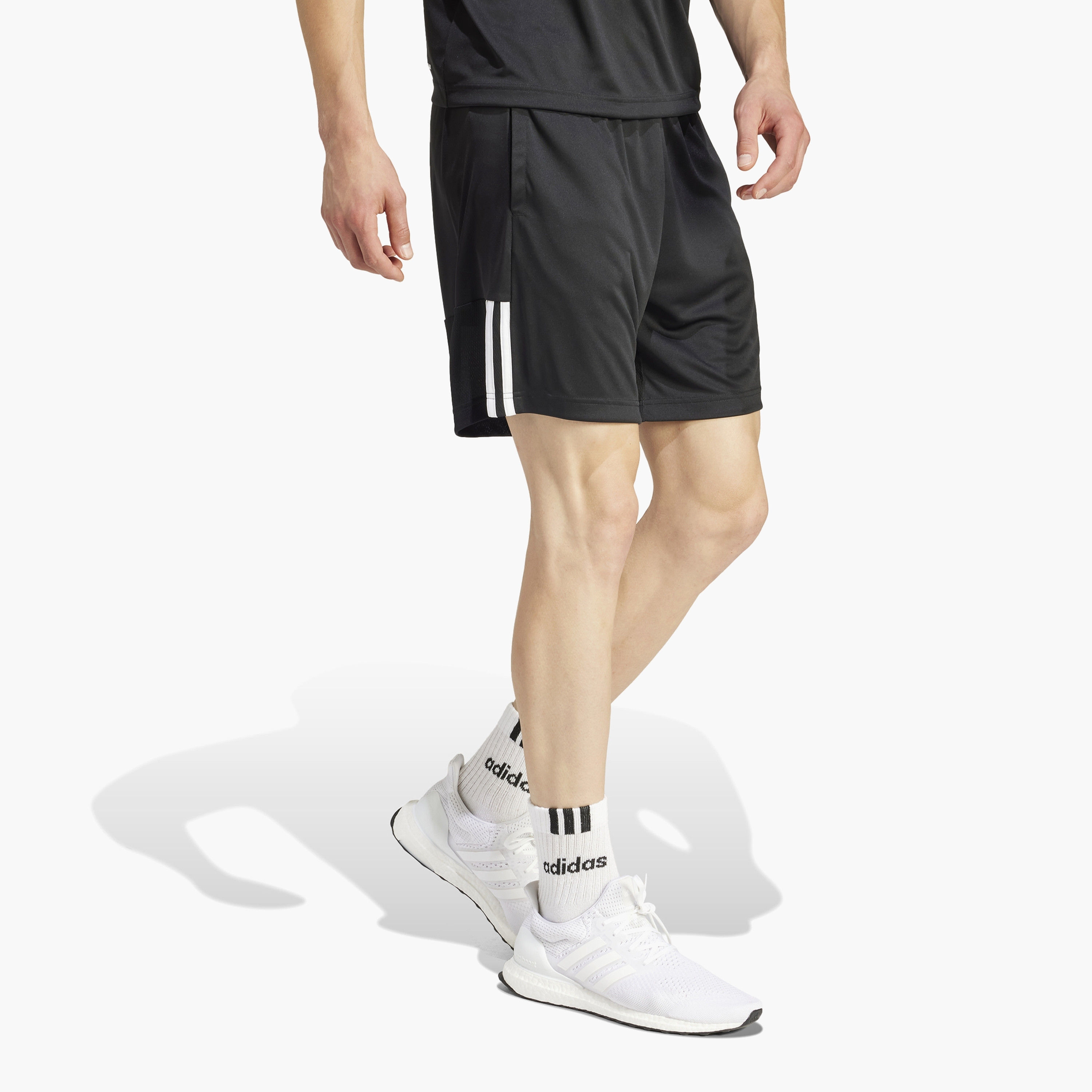 تيشيرت ذو سيرينو ايروريدي ذو قطع الخطوط الثلاثة مع 7 بوصات للرجال من اديداس | OE-men-clothing-bottoms-shorts-image-2