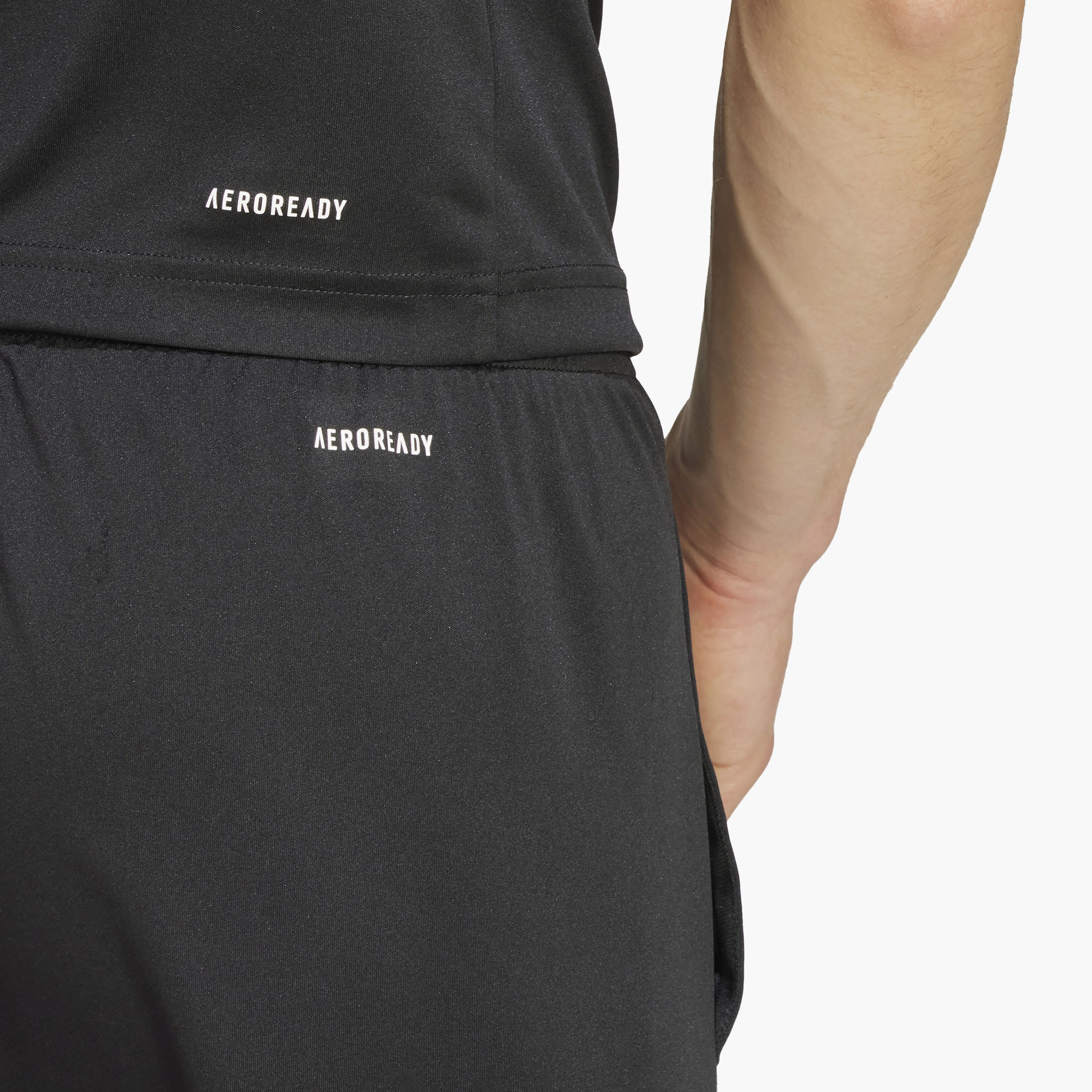 تيشيرت ذو سيرينو ايروريدي ذو قطع الخطوط الثلاثة مع 7 بوصات للرجال من اديداس | OE-men-clothing-bottoms-shorts-image-3