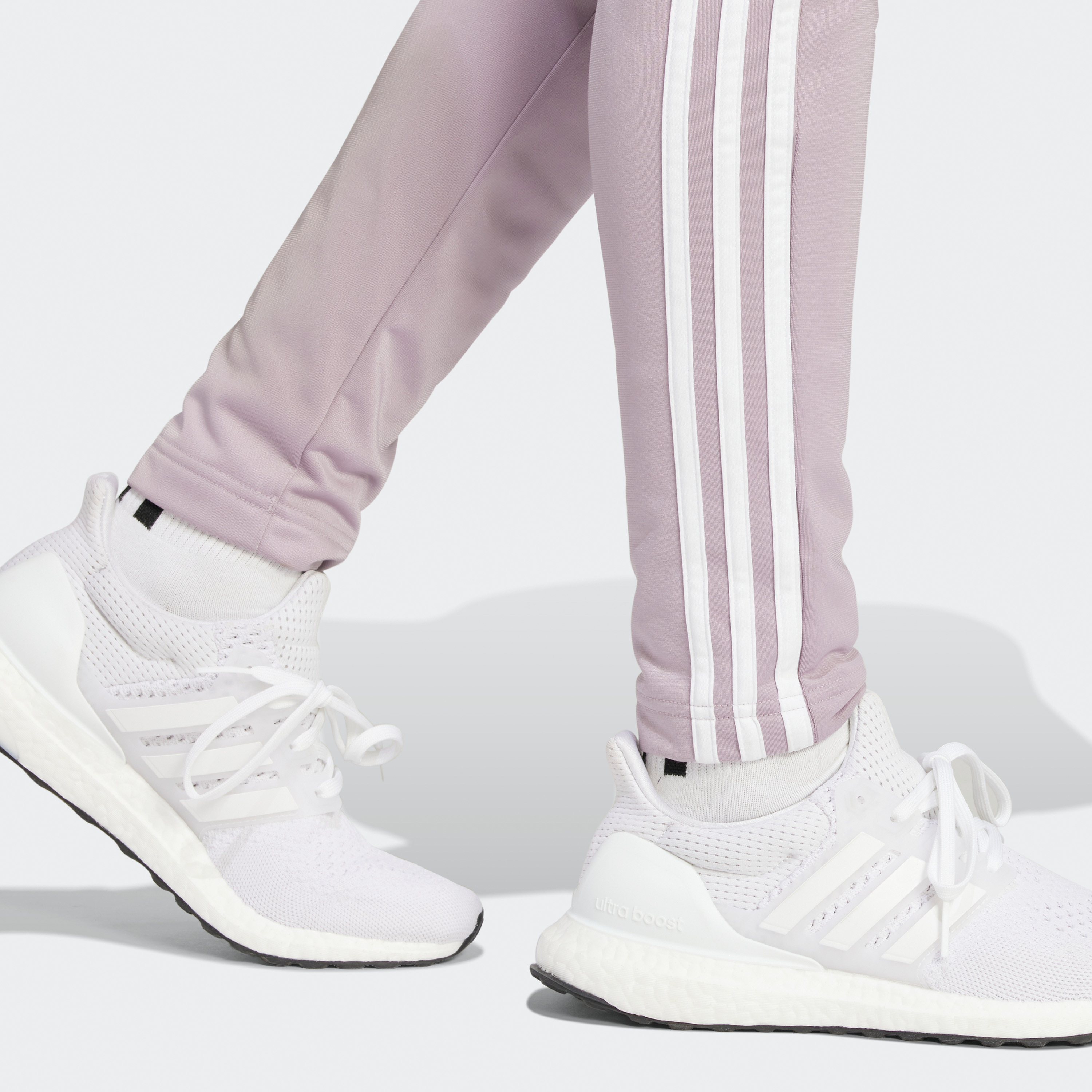 أديداس - بدلة رياضة ايسنشالز بثلاثة خطوط IS0852-women-clothing-sportswearandactivewear-trackpantsandtracksuits-image-6