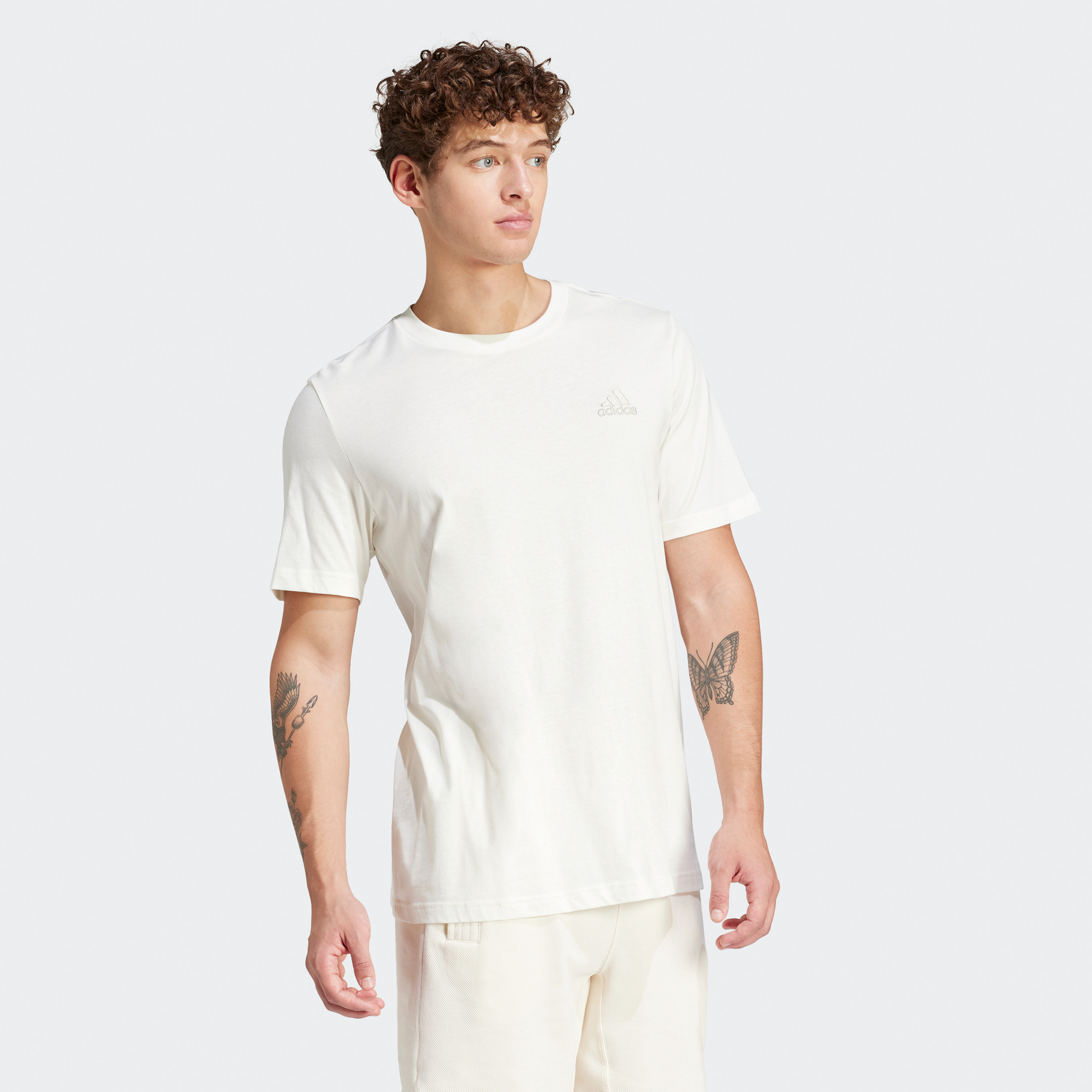 أديداس - تي شيرت جيرسي ايسنشال مطرز بشعار صغير IS1318-men-clothing-sportswearandactivewear-tshirtsandpolos-image-3