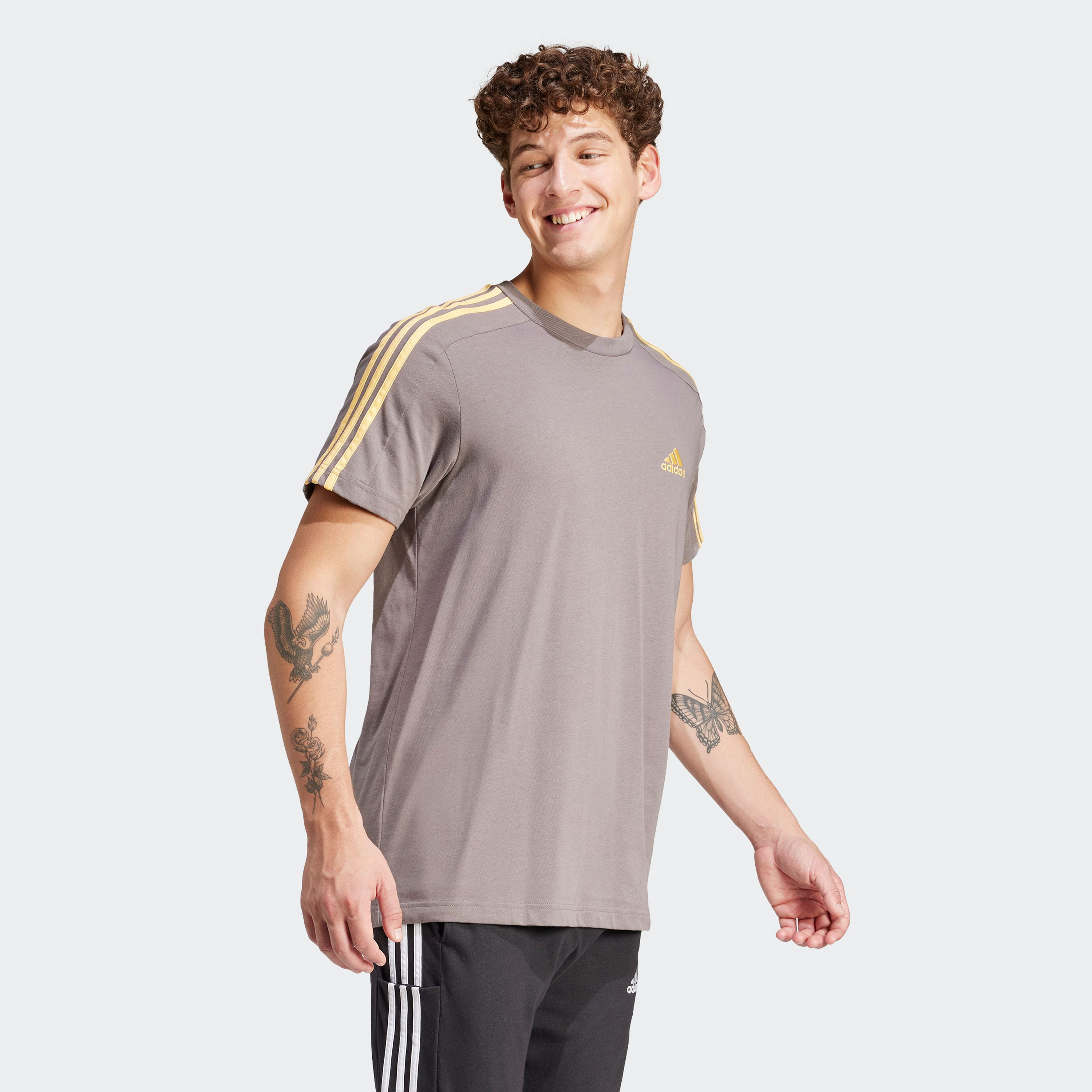 أديداس - تي شيرت جيرسي ايسنشالز 3 خطوط IC9334-men-clothing-sportswearandactivewear-tshirtsandpolos-image-37