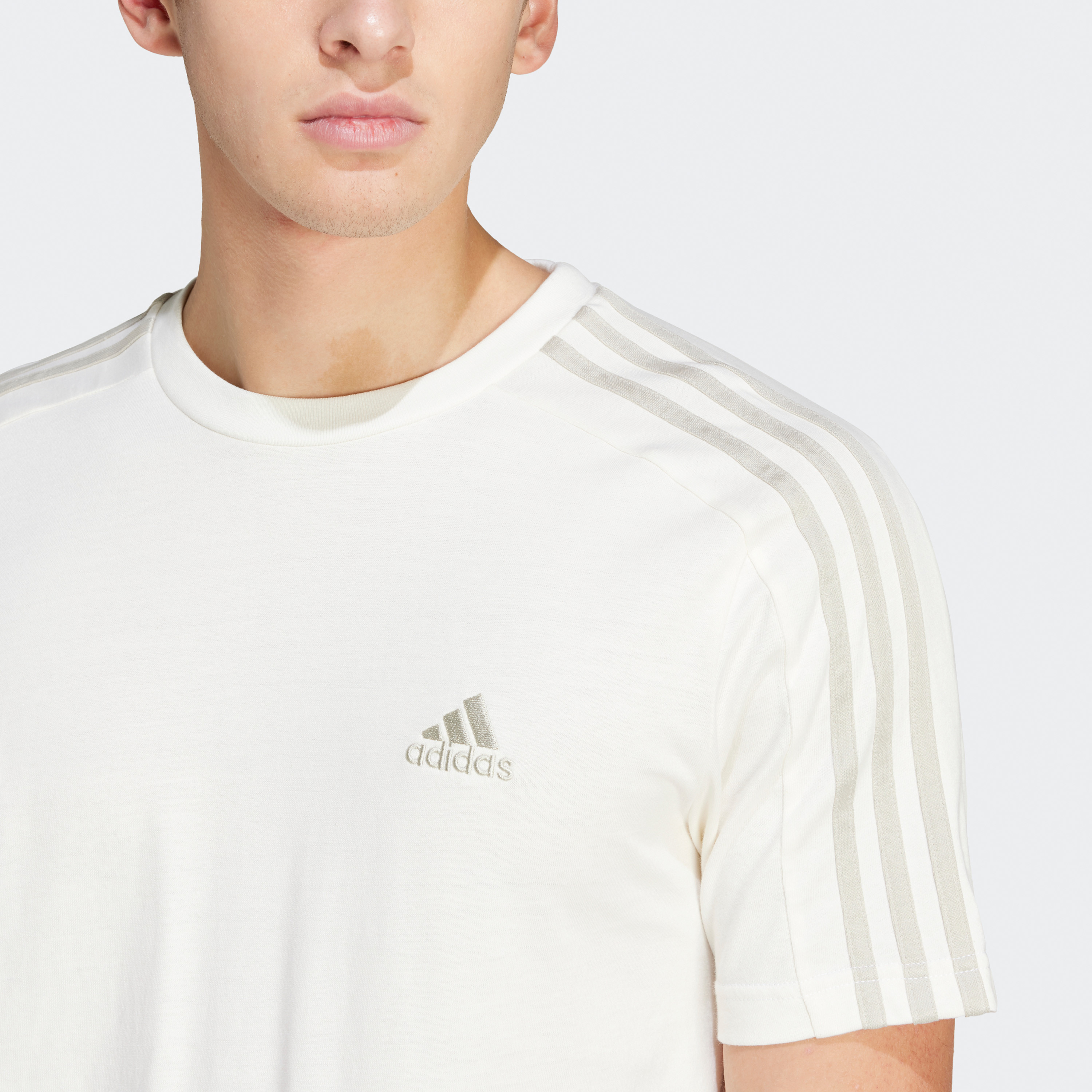 أديداس - تي شيرت جيرسي ايسنشالز 3 خطوط IC9334-men-clothing-sportswearandactivewear-tshirtsandpolos-image-45