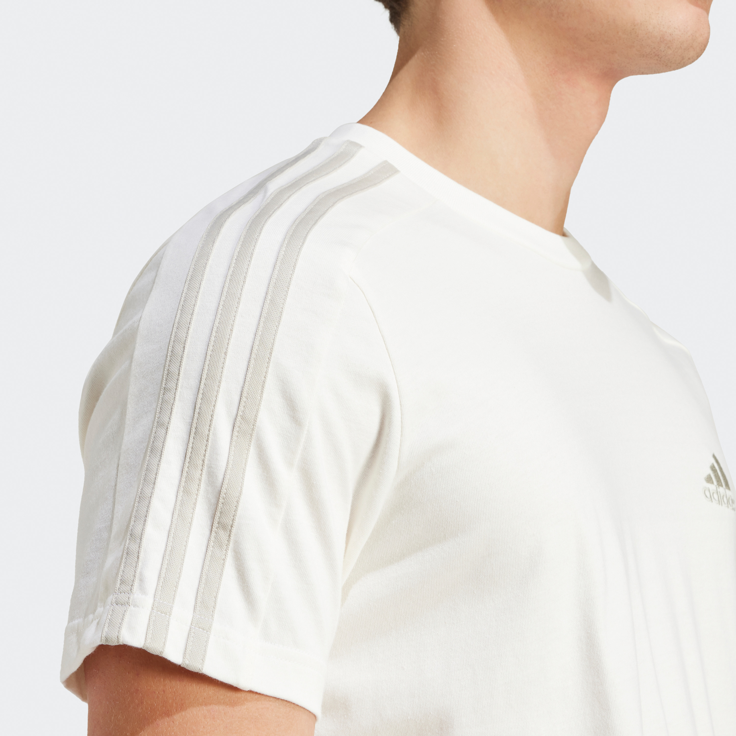 أديداس - تي شيرت جيرسي ايسنشالز 3 خطوط IC9334-men-clothing-sportswearandactivewear-tshirtsandpolos-image-46
