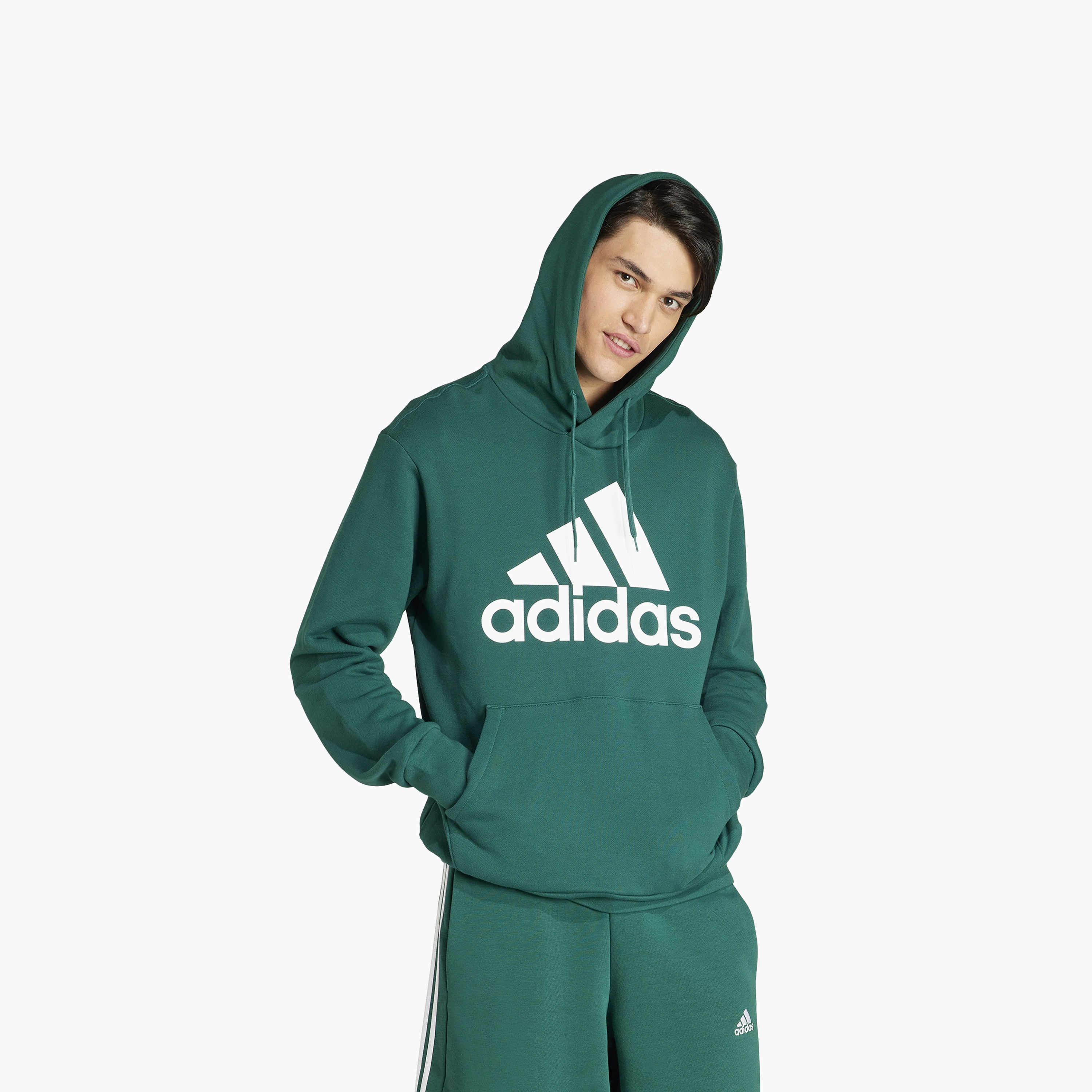 هودي رجالي ذو اسنشيالز من اديداس بغطاء للرأس بشعار فرينش تيري الكبير IS1354 | OE-men-clothing-sportswearandactivewear-hoodiesandsweatshirts-image-2