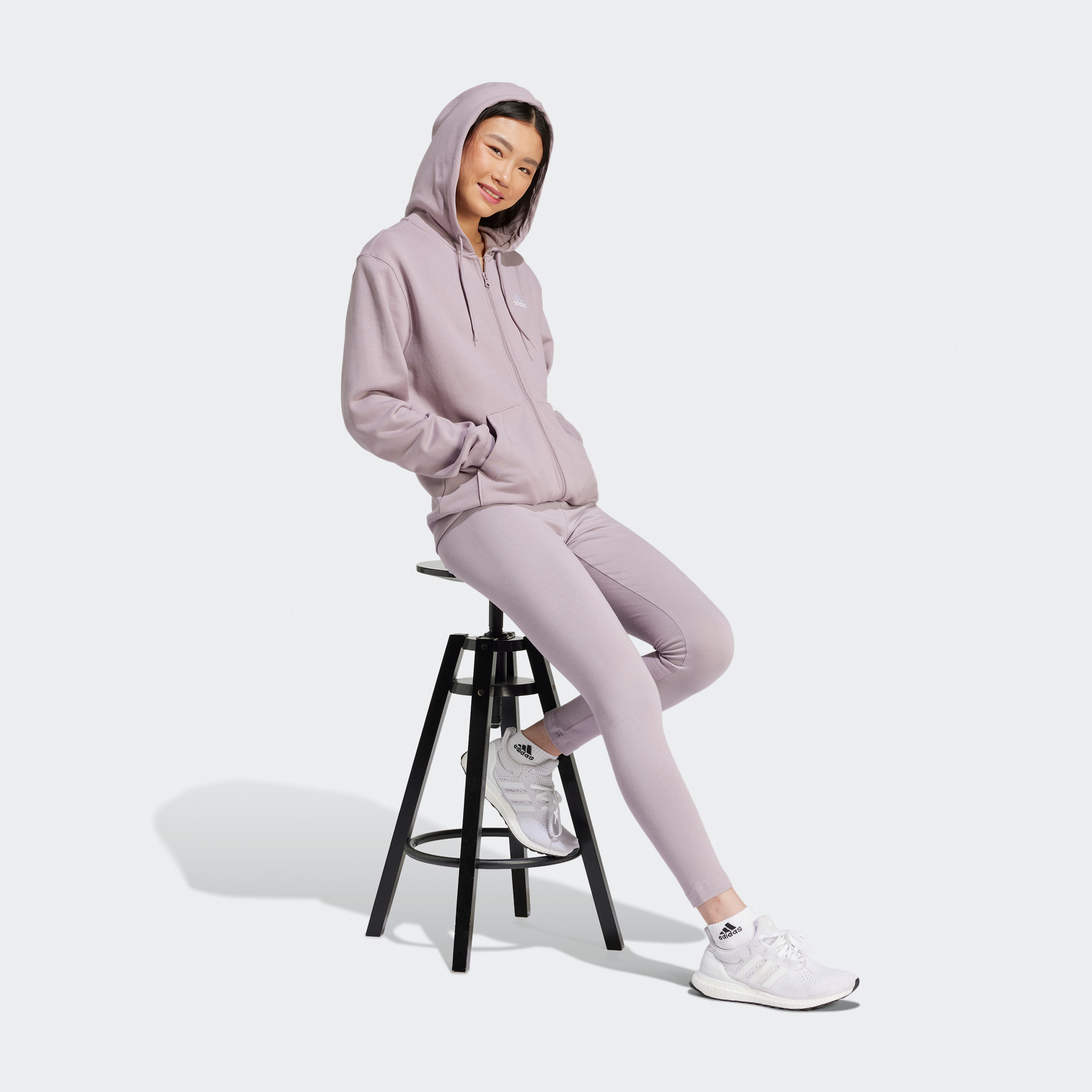 أديداس - ليقنز ايسنشال بخصر مرتفع وشعار IS2115-women-clothing-bottoms-leggings-image-3