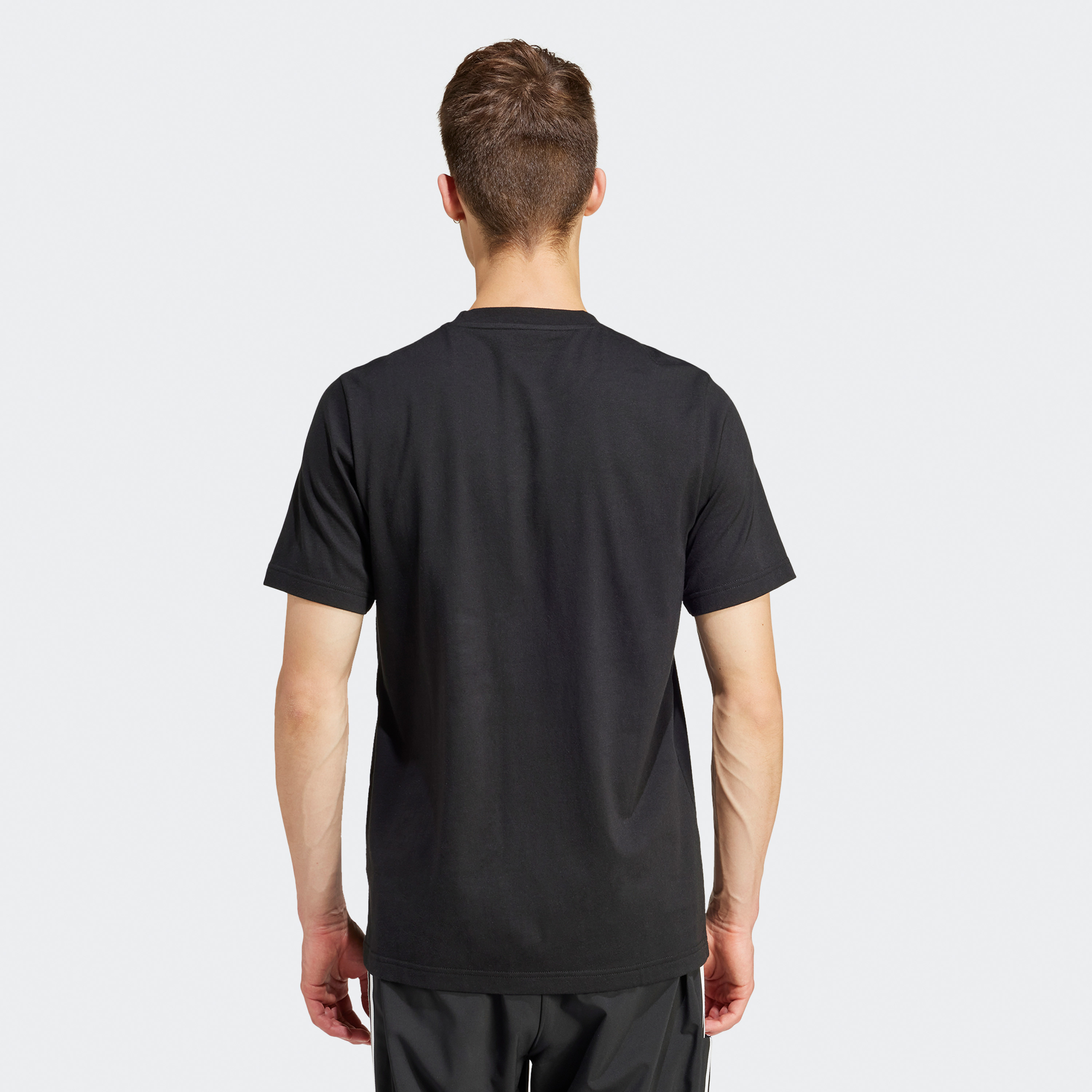 أديداس - تي شيرت جرافيكي بشعار مرسوم IN6245-men-clothing-sportswearandactivewear-tshirtsandpolos-image-10
