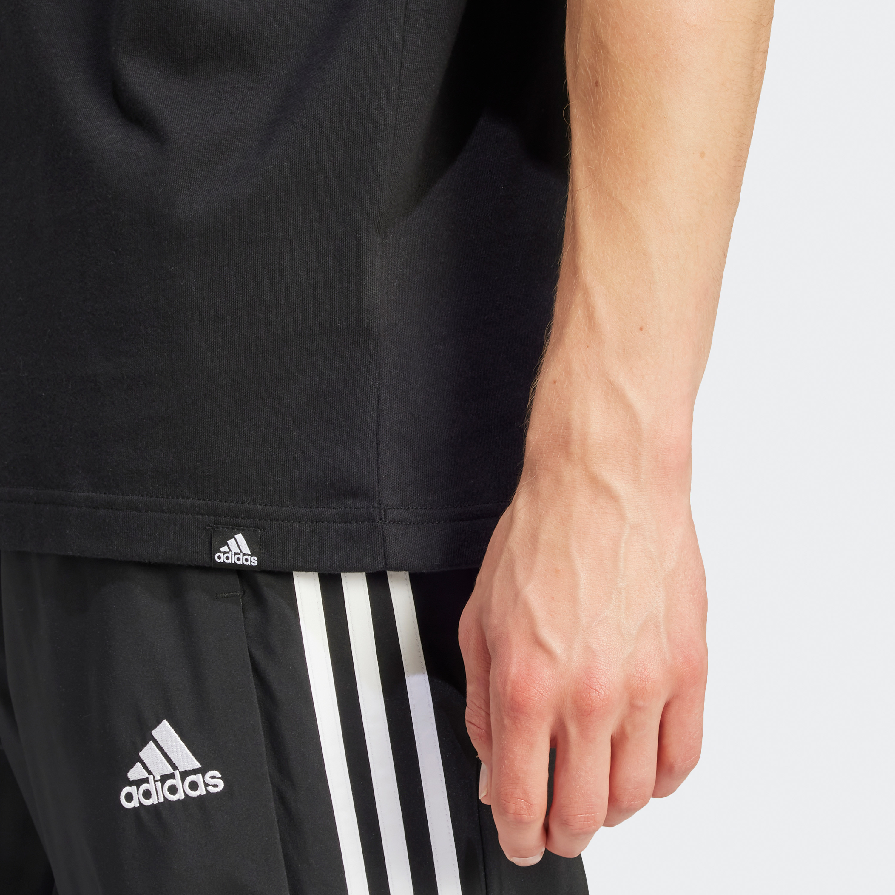 أديداس - تي شيرت جرافيكي بشعار مرسوم IN6245-men-clothing-sportswearandactivewear-tshirtsandpolos-image-14