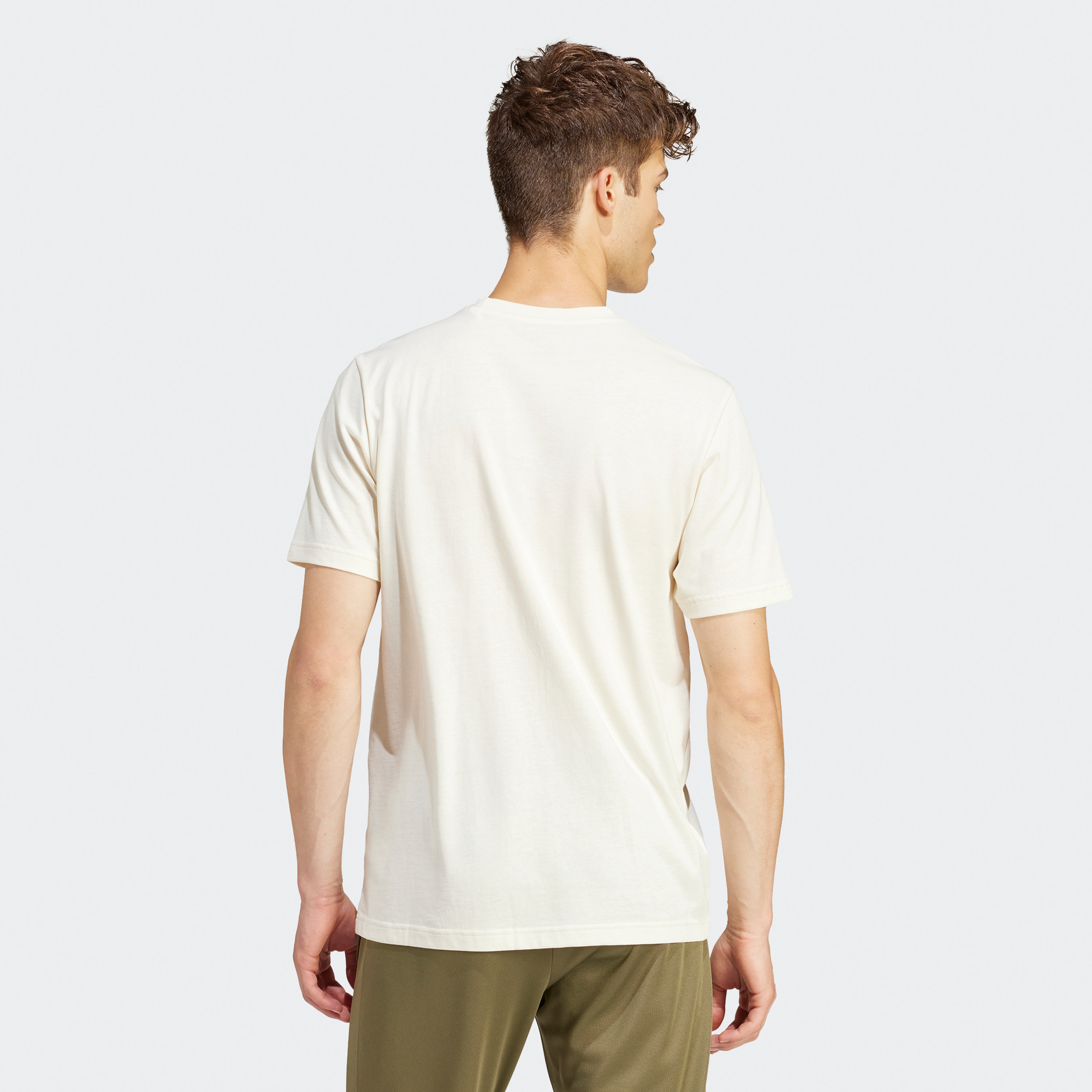أديداس - تي شيرت جرافيكي بشعار جروث IN6258-men-clothing-sportswearandactivewear-tshirtsandpolos-image-18