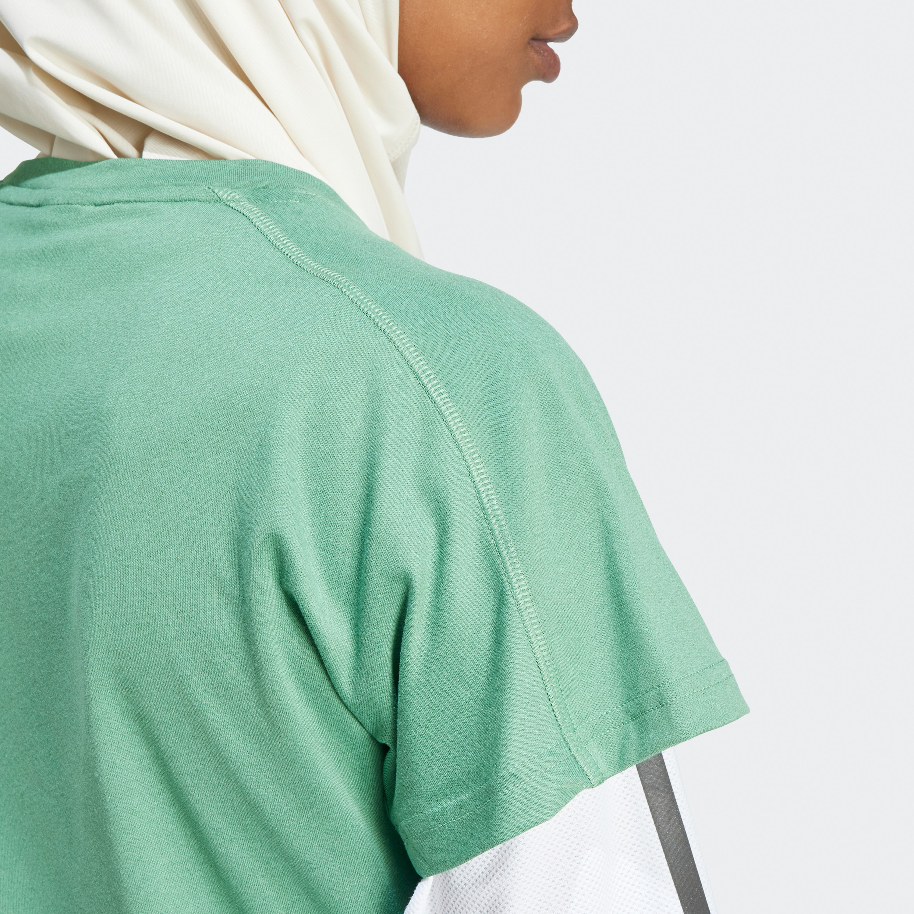 أديداس - تي شيرت تدريب ايسنشال بياقة V وشعار بسيط ايروريدي IS3964-sports-women-clothing-tshirtsandvests-image-6