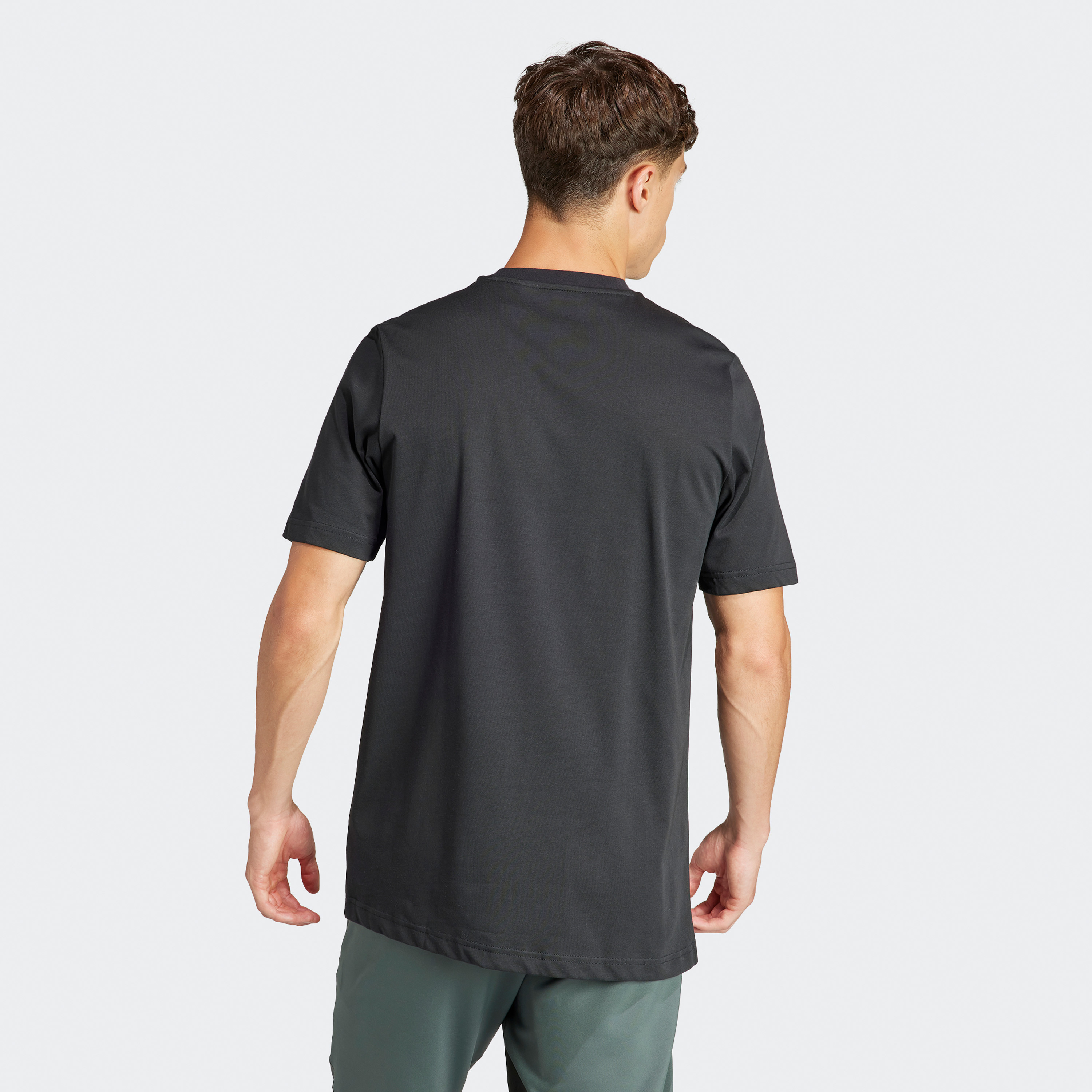 أديداس - تي شيرت جرافيكي هيت ايروريدي IN8296-men-clothing-sportswearandactivewear-tshirtsandpolos-image-6