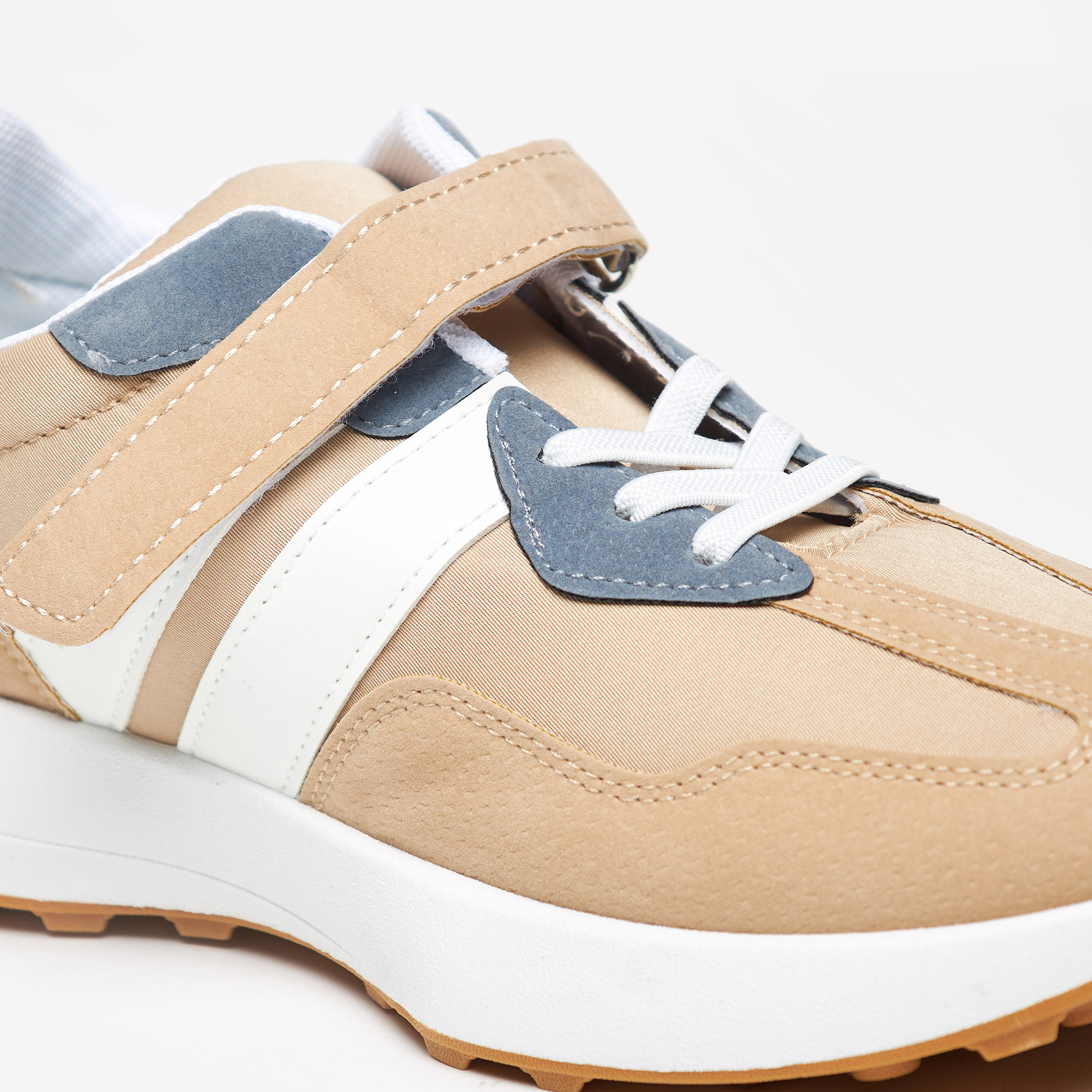 حذاء سنيكرز بقوالب ملونة وشريط إغلاق لاصق-girls-shoes-sneakers-image-4