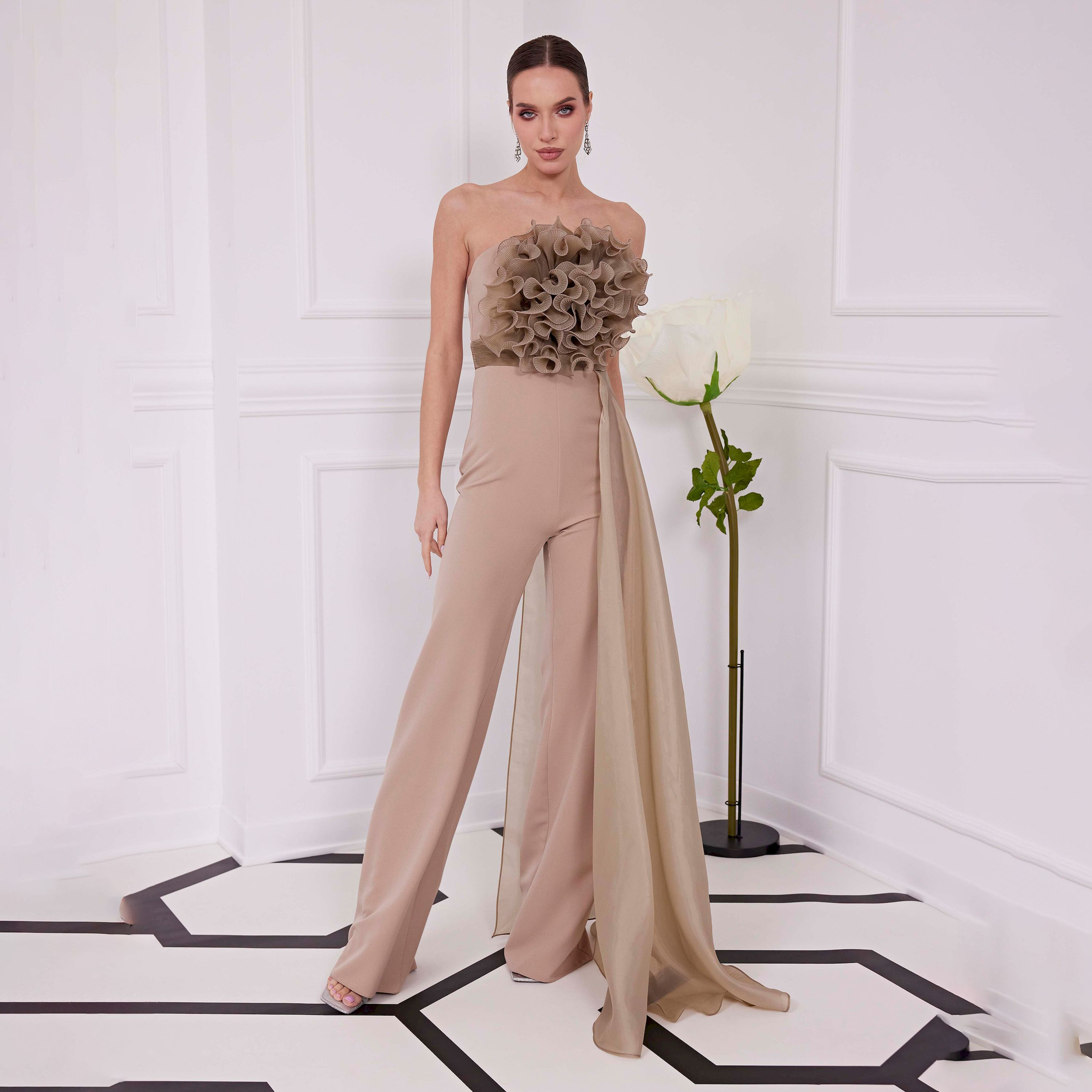 اسبيليا-  جمبسوت للنساء بدون حمالات  بوليستر مكشكش-women-clothing-jumpsuits-image-3