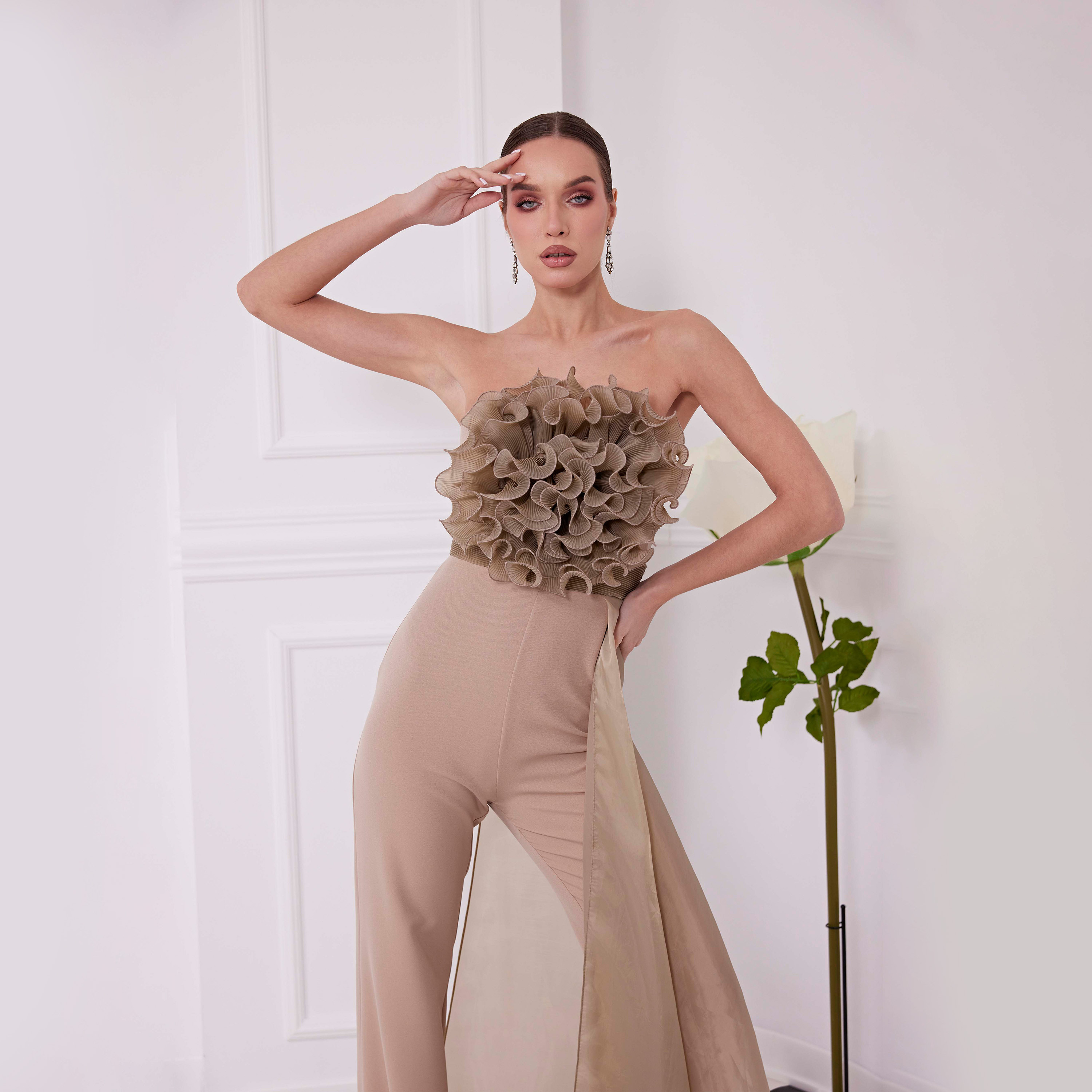 اسبيليا-  جمبسوت للنساء بدون حمالات  بوليستر مكشكش-women-clothing-jumpsuits-image-4