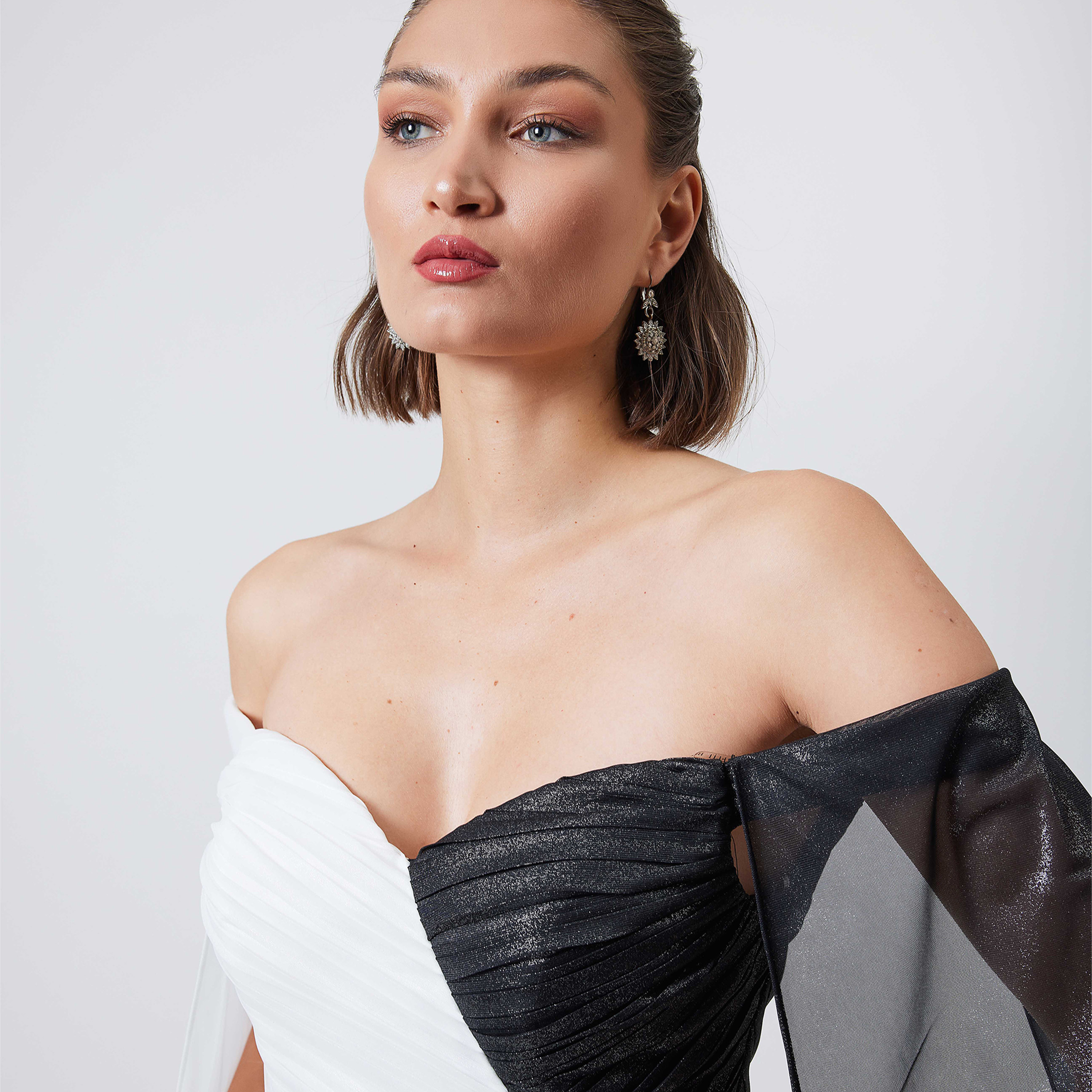 اسبيليا-  جمبسوت للنساء سادة  بوليستر برقبة مكشوفة وأكتاف مكشوفة وحزام-women-clothing-jumpsuits-image-4