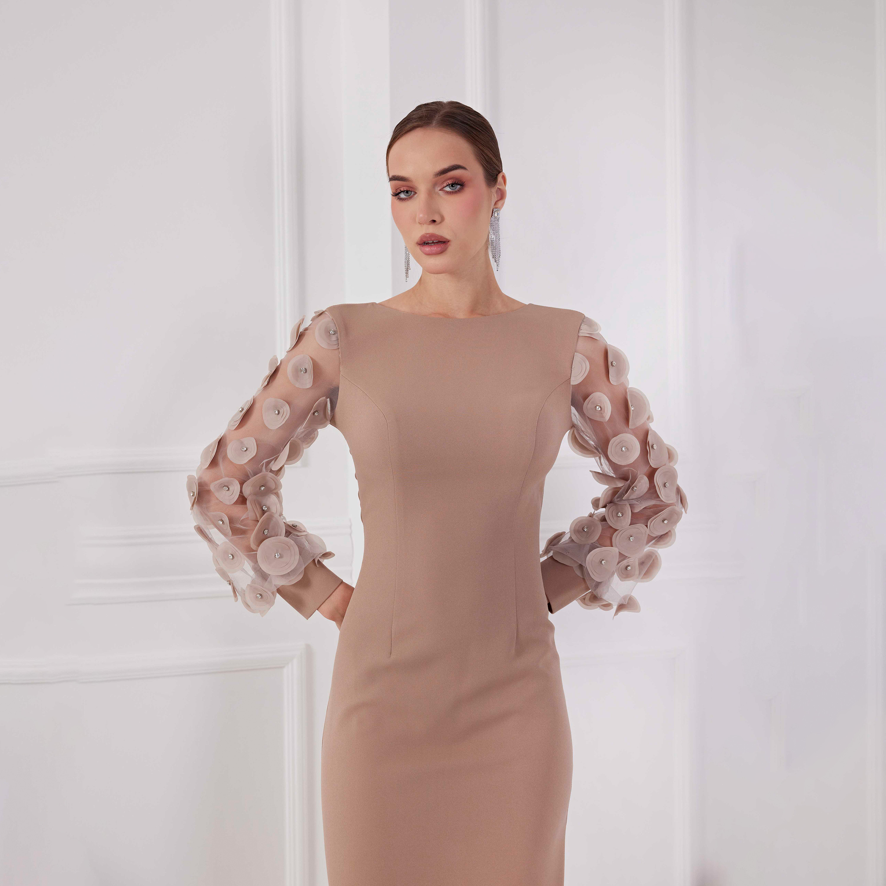 اسبيليا-  فستان ماكسي للنساء سادة  بوليستر برقبة مستديرة ومزين بنقشة الزهور-women-clothing-dresses-image-4