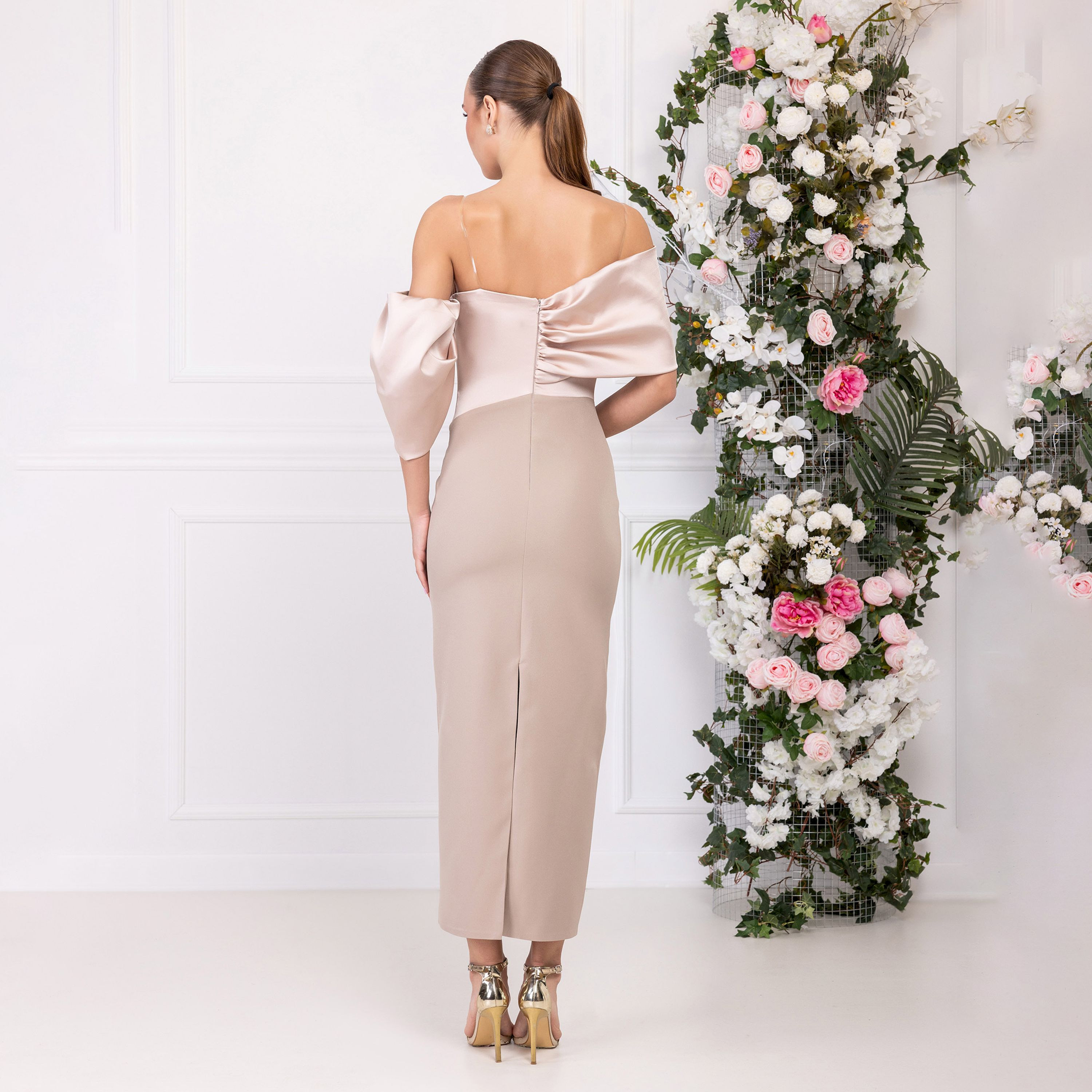 اسبيليا-  فستان ماكسي للنساء  بوليستر مطوي بياقة منخفضة ومفتوح الكتفين-women-clothing-dresses-image-2