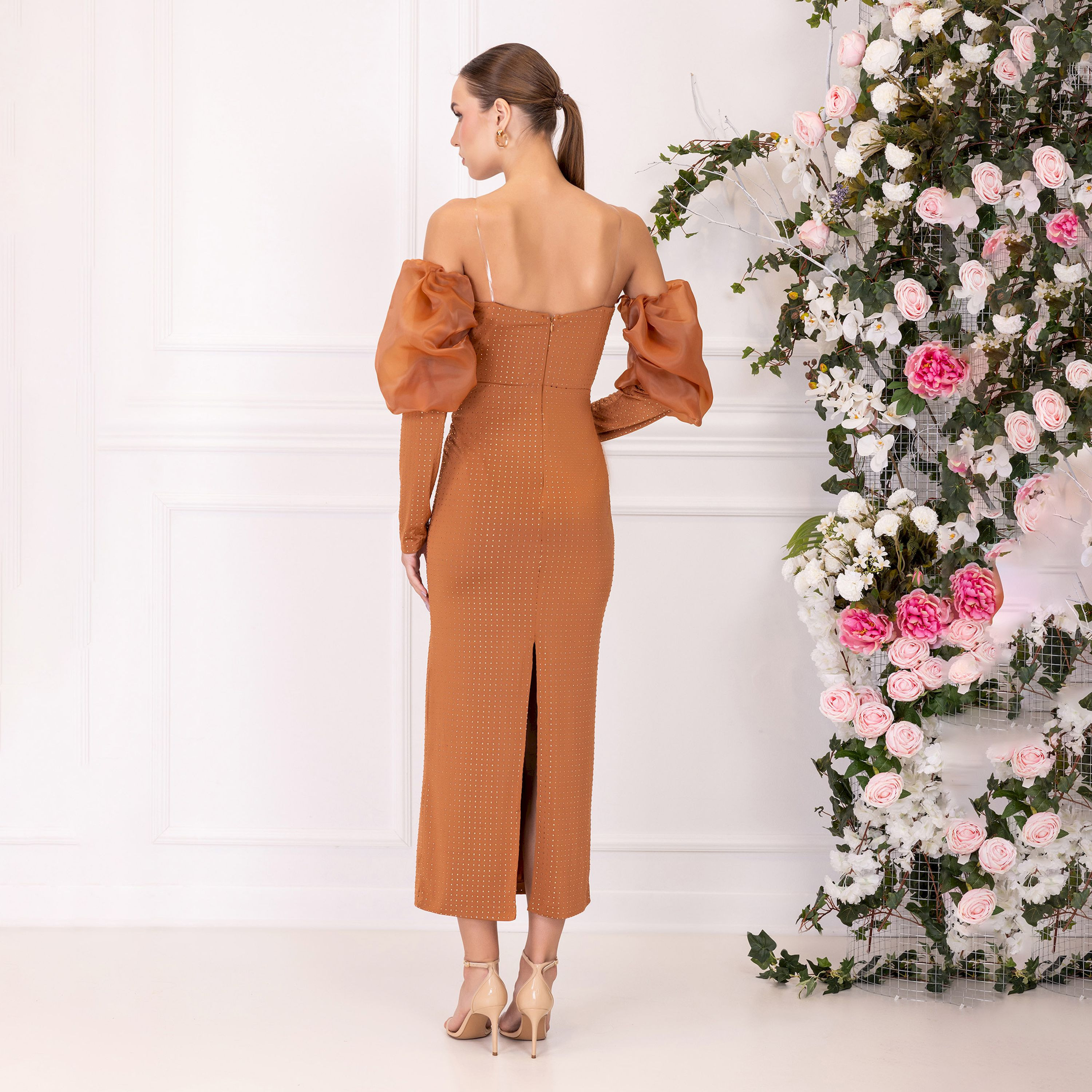 اسبيليا-  فستان ماكسي للنساء  بوليستر مزخرف بياقة منخفضة ومفتوح الكتفين-women-clothing-dresses-image-2