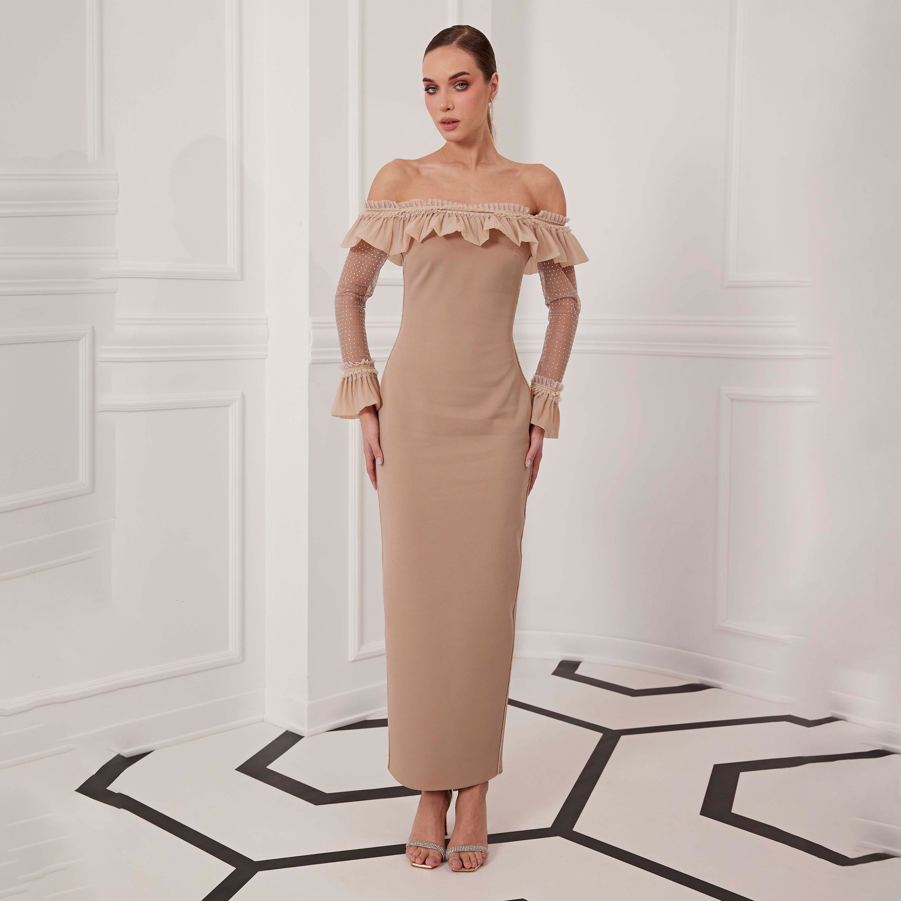 اسبيليا-  فستان ماكسي للنساء  بوليستر مزخرف بياقة منخفضة ومفتوح الكتفين-women-clothing-dresses-image-4