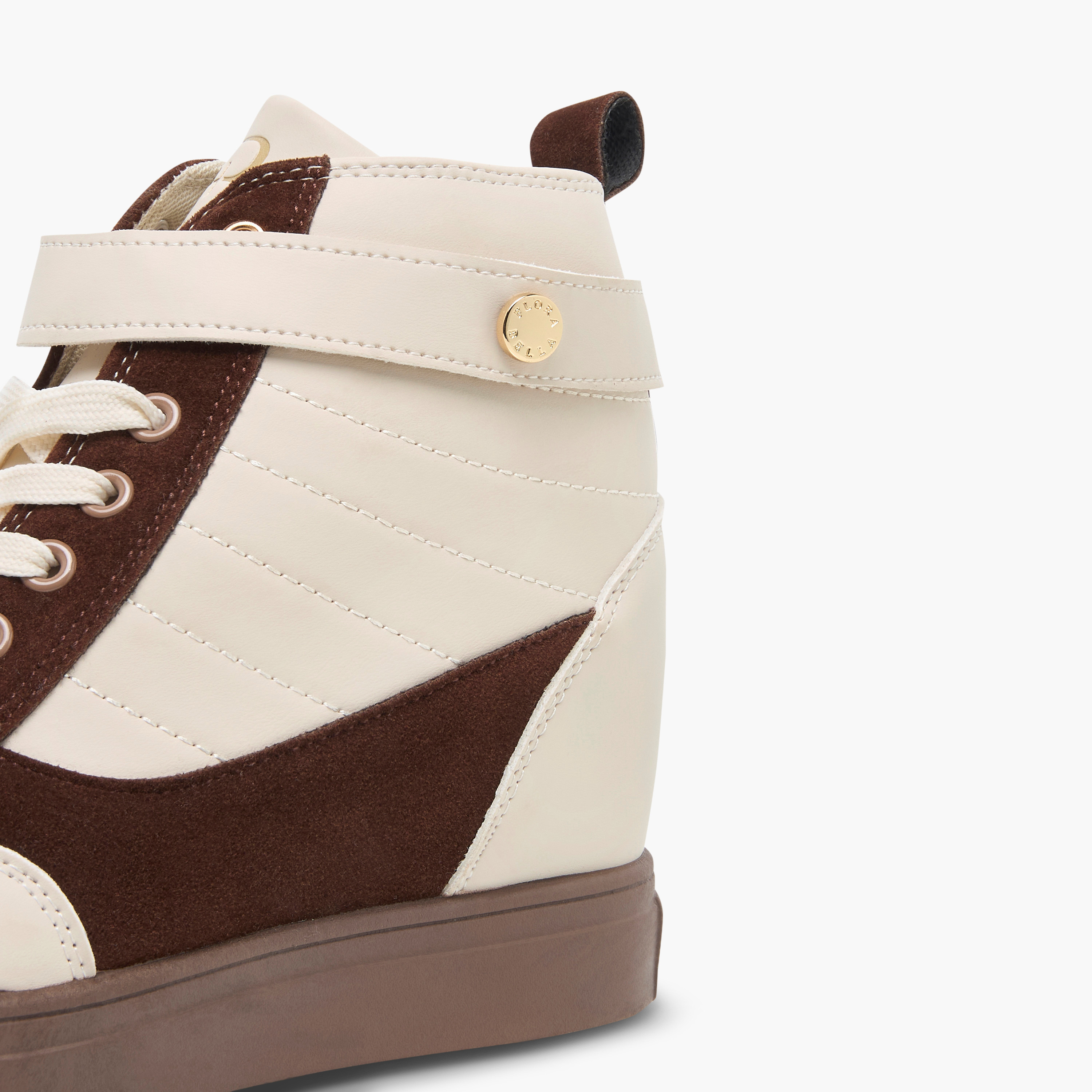 حذاء سنيكرز بشريط إغلاق لاصق وألواح من فلورا بيلا-women-shoes-sneakers-image-6