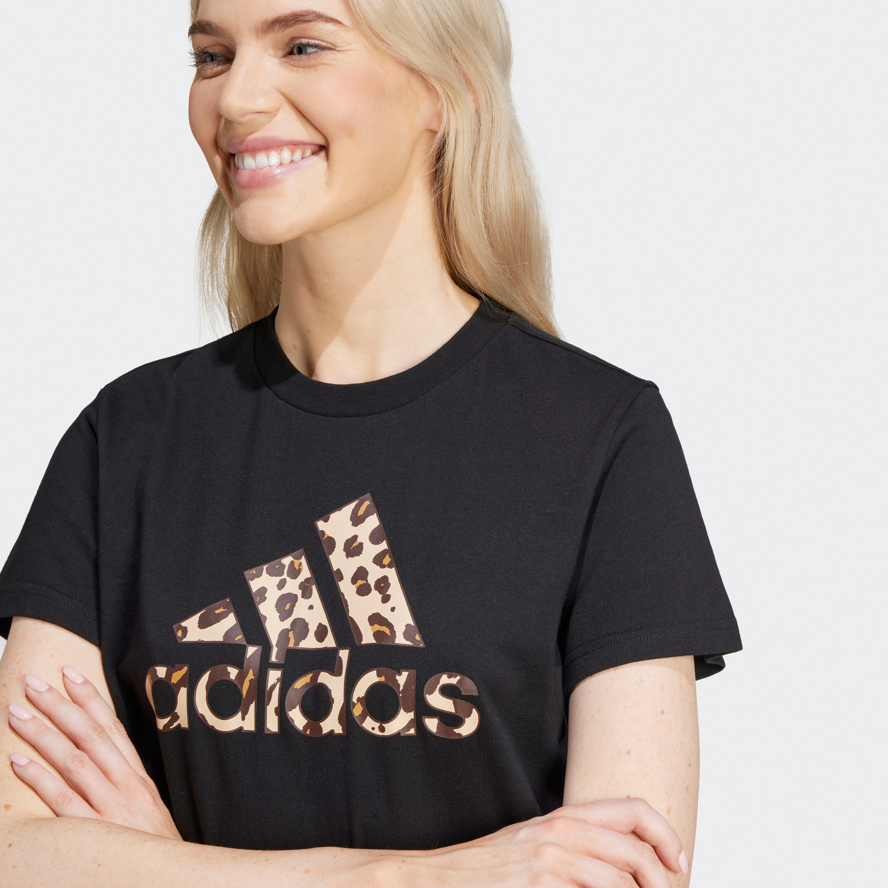 أديداس - تي شيرت جرافيكي بطبعة حيوانات IT1425-sports-women-clothing-tshirtsandvests-image-5