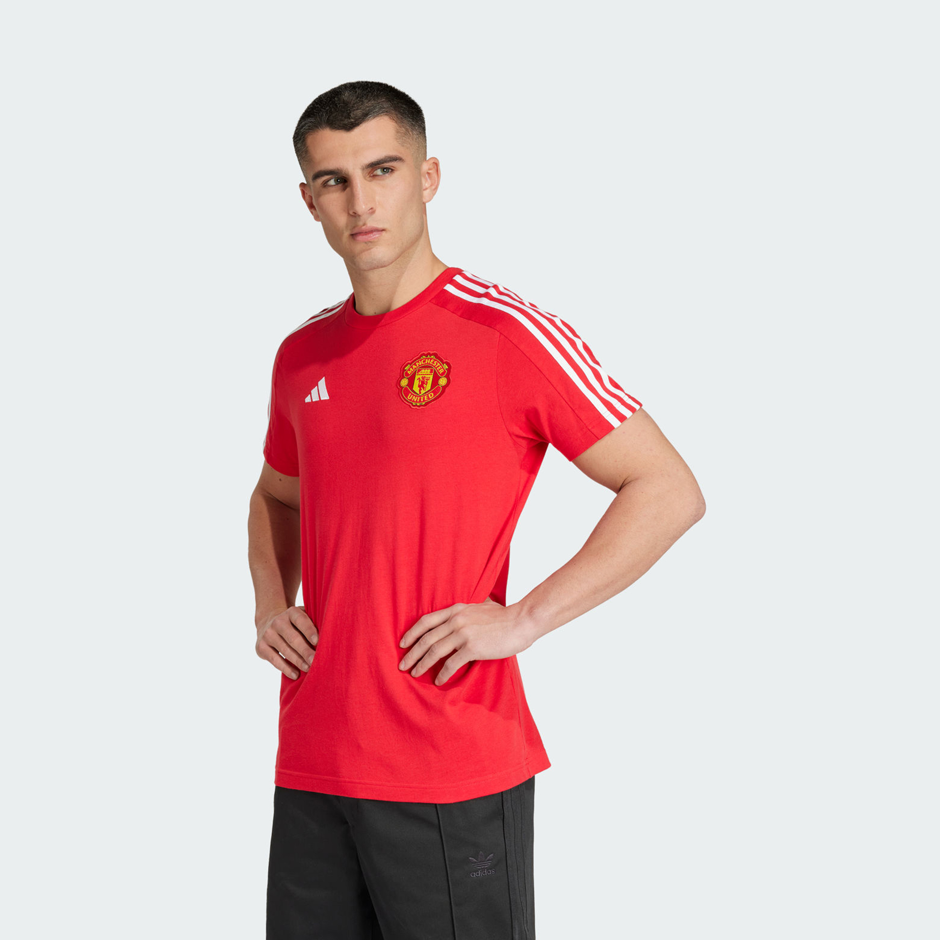 أديداس - تيشيرت مانشستر يونايتد DNA للرجال IT4162 | OE-men-clothing-sportswearandactivewear-tshirtsandpolos-image-1
