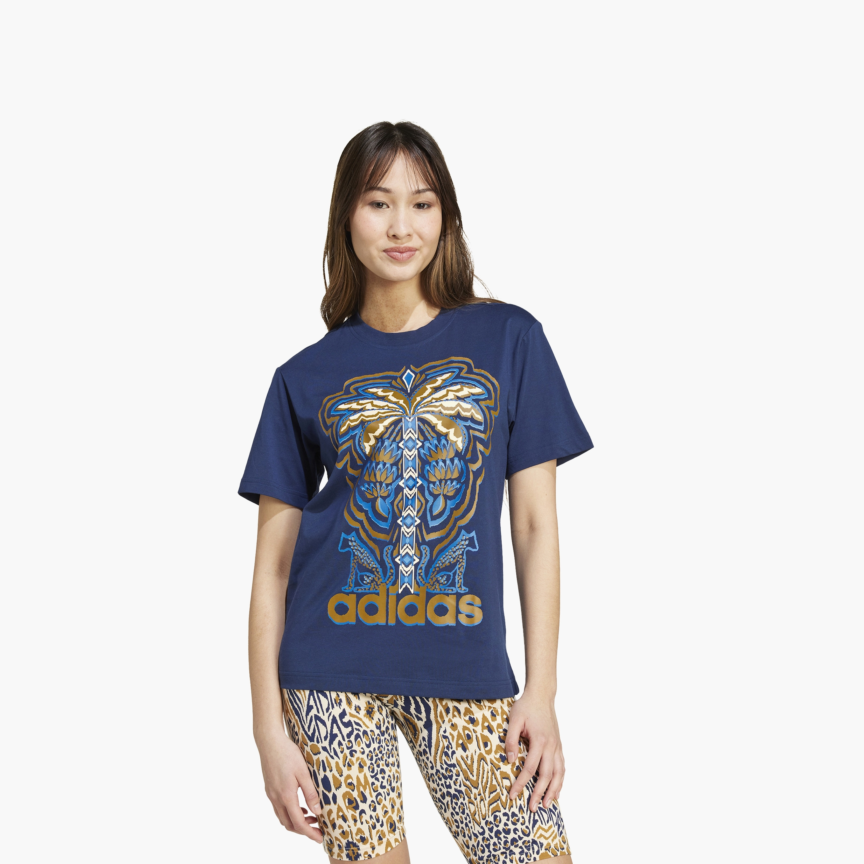 تي شيرت أديداس ذو × فارم ريو الجرافيكي للسيدات من اديداس | OE-sports-women-clothing-tshirtsandvests-image-1