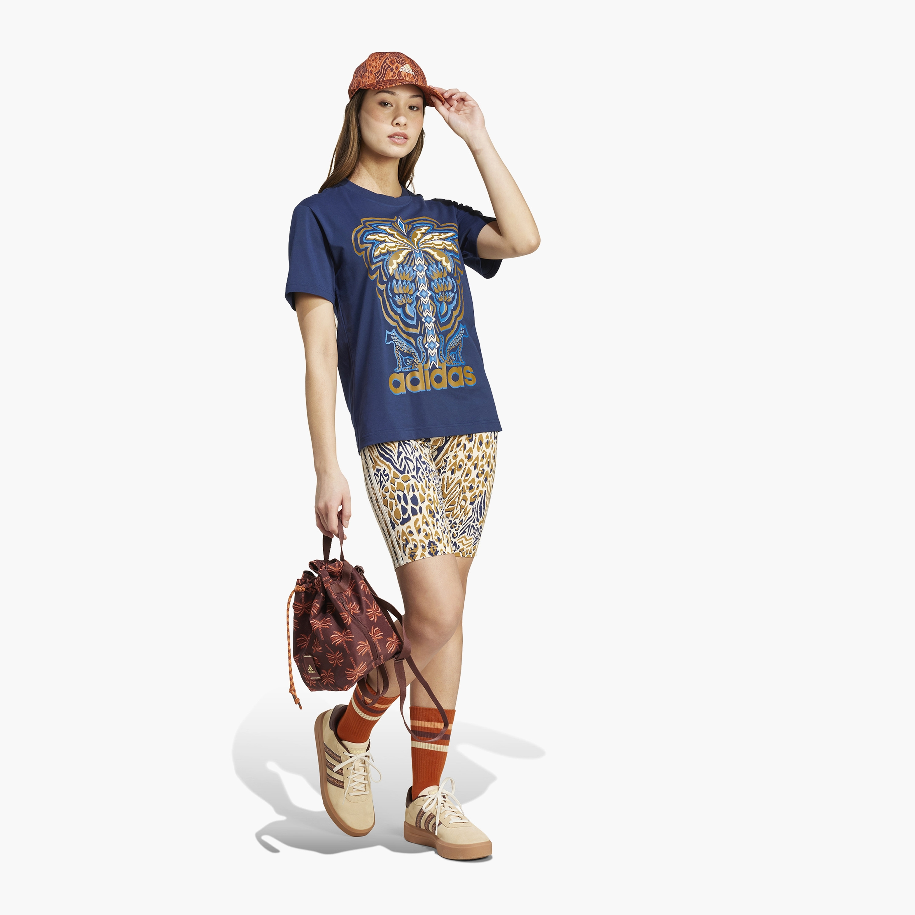 تي شيرت أديداس ذو × فارم ريو الجرافيكي للسيدات من اديداس | OE-sports-women-clothing-tshirtsandvests-image-2