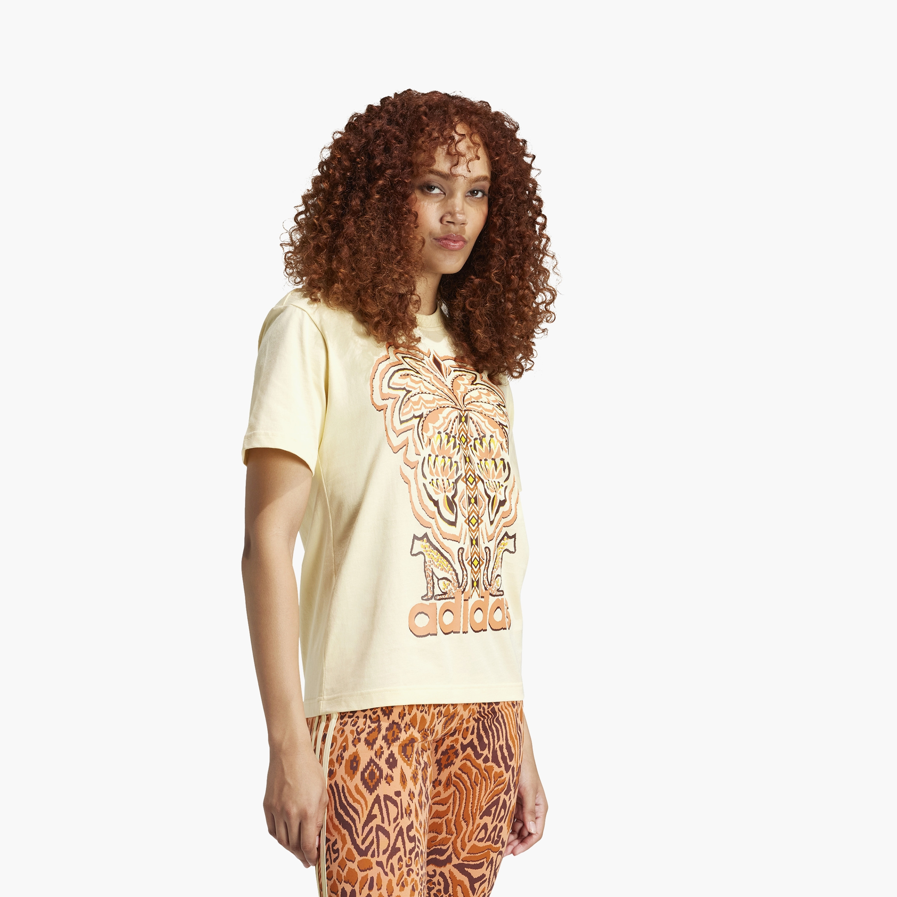 تي شيرت أديداس ذو × فارم ريو الجرافيكي للسيدات من اديداس | OE-sports-women-clothing-tshirtsandvests-image-9