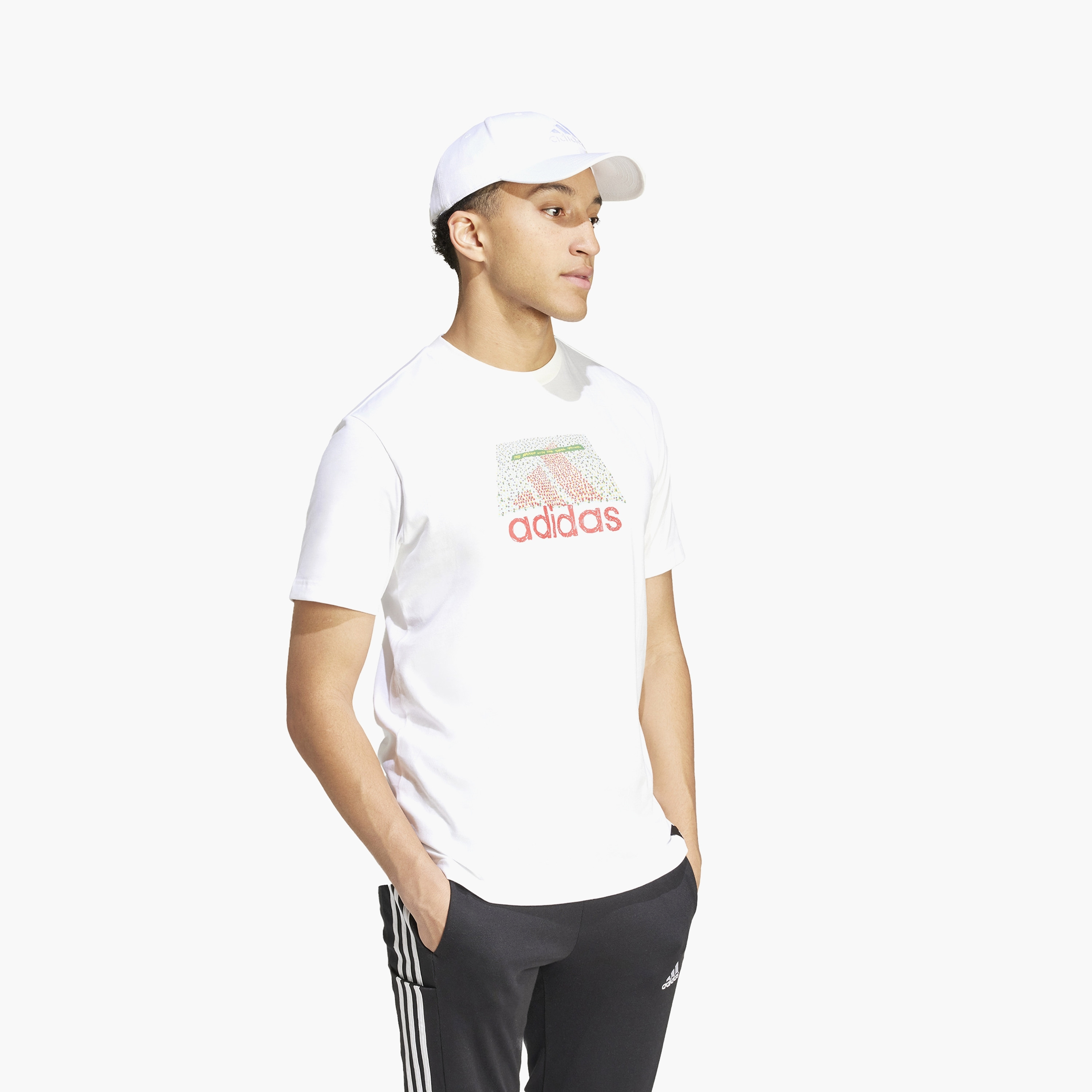 تيشيرت ذو كودز بادج أوف سبورت جرافيك من أديداس للرجال IW2640 | OE-men-clothing-sportswearandactivewear-tshirtsandpolos-image-2