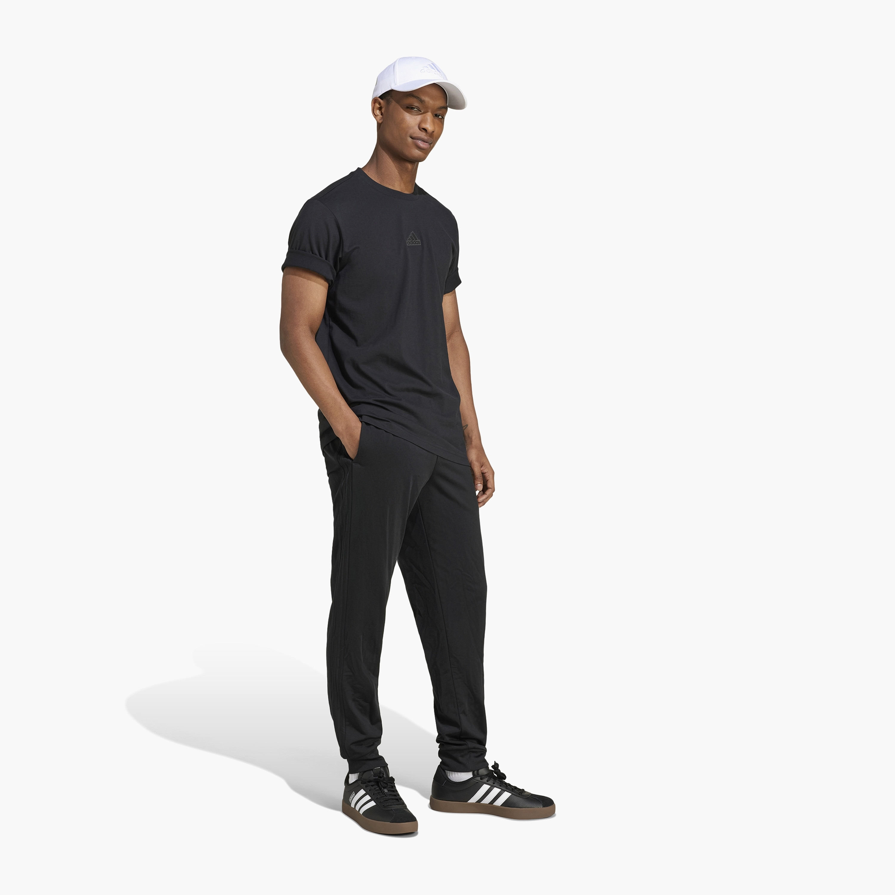 تي شيرت بجرافيك لوف سيجنتشر ذو علامة تجارية من أديداس للرجال | OE-men-clothing-sportswearandactivewear-tshirtsandpolos-image-8