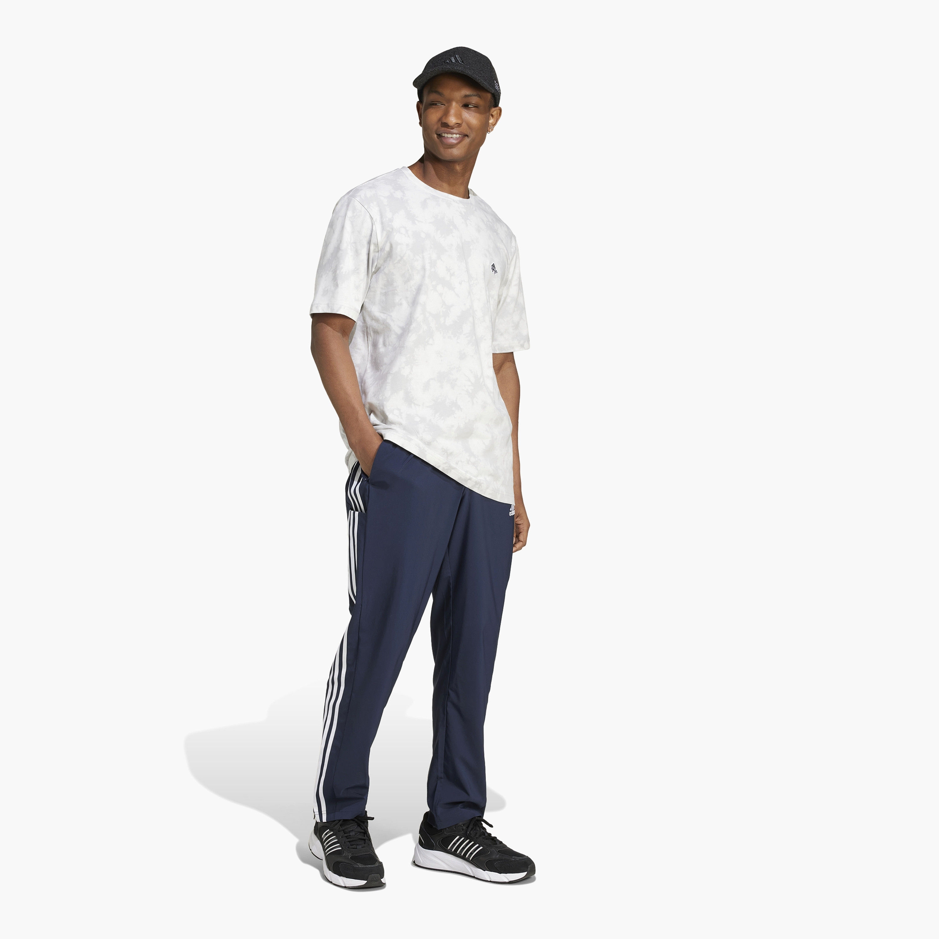 تي شيرت رجالي من أديداس ذو طوال اليوم أحلم بالجرافيك | OE-men-clothing-sportswearandactivewear-tshirtsandpolos-image-2