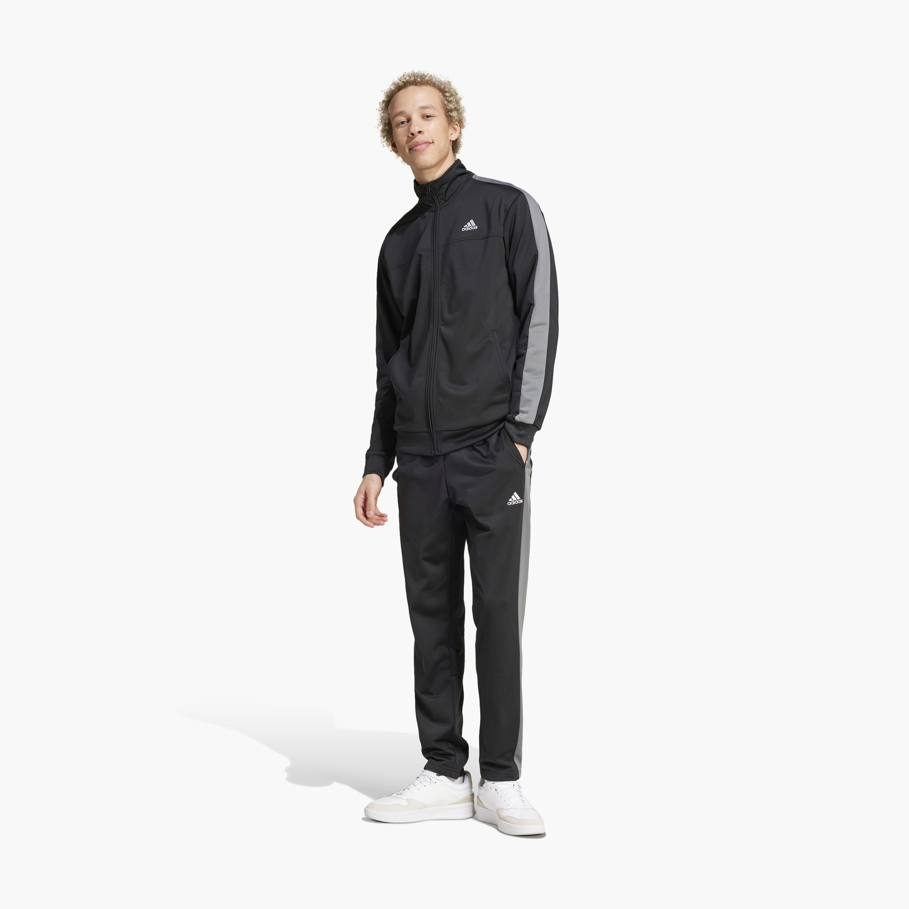 تراك سوت بدلة رياضية ذو تريكوت كولوربلوك بشعار صغير للرجال من اديداس | OE-men-clothing-sportswearandactivewear-tracksuits-image-1