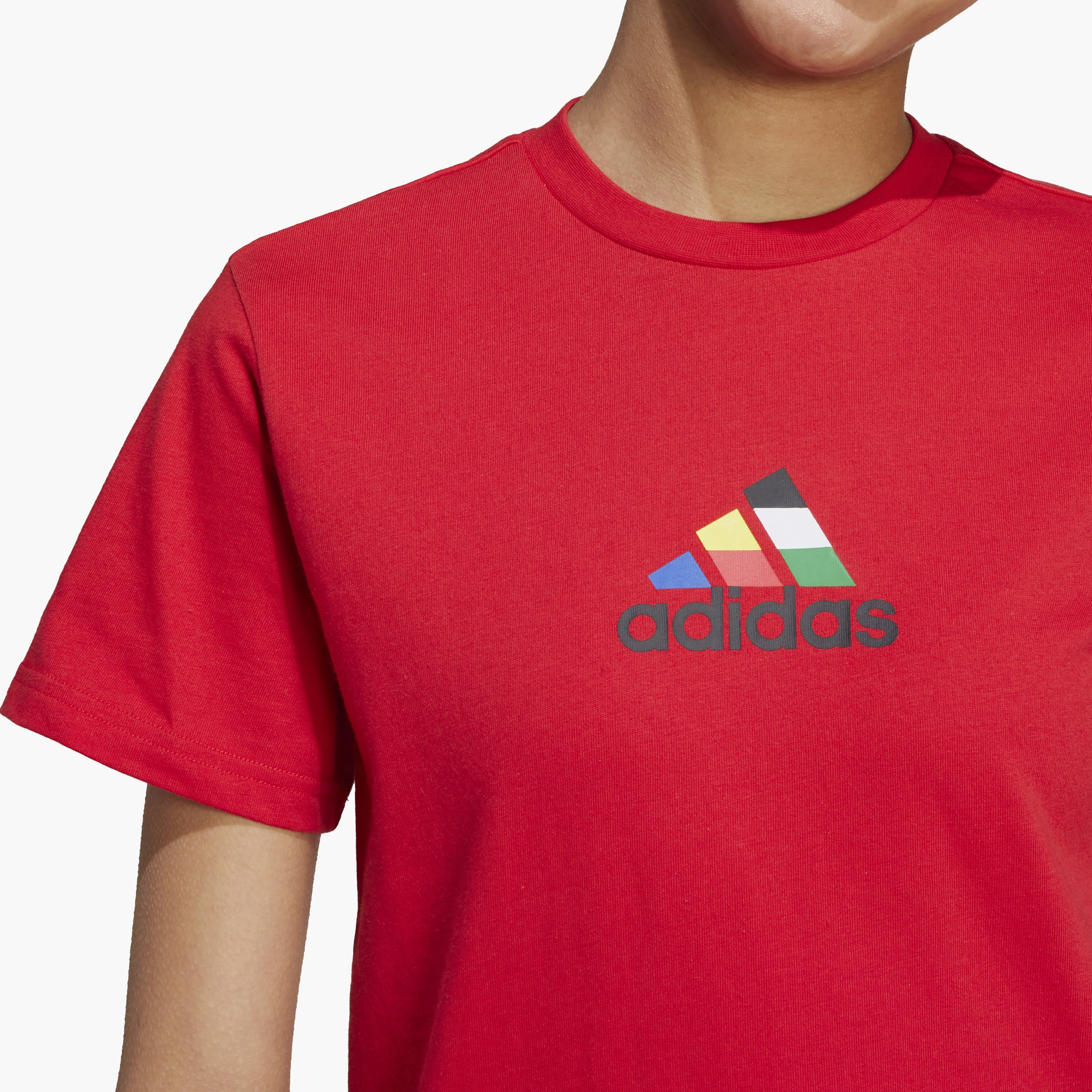 تي شيرت برسوم جرافيك ذو هاوس أوف تيرو نيشنز من أديداس | OE-sports-women-clothing-tshirtsandvests-image-9