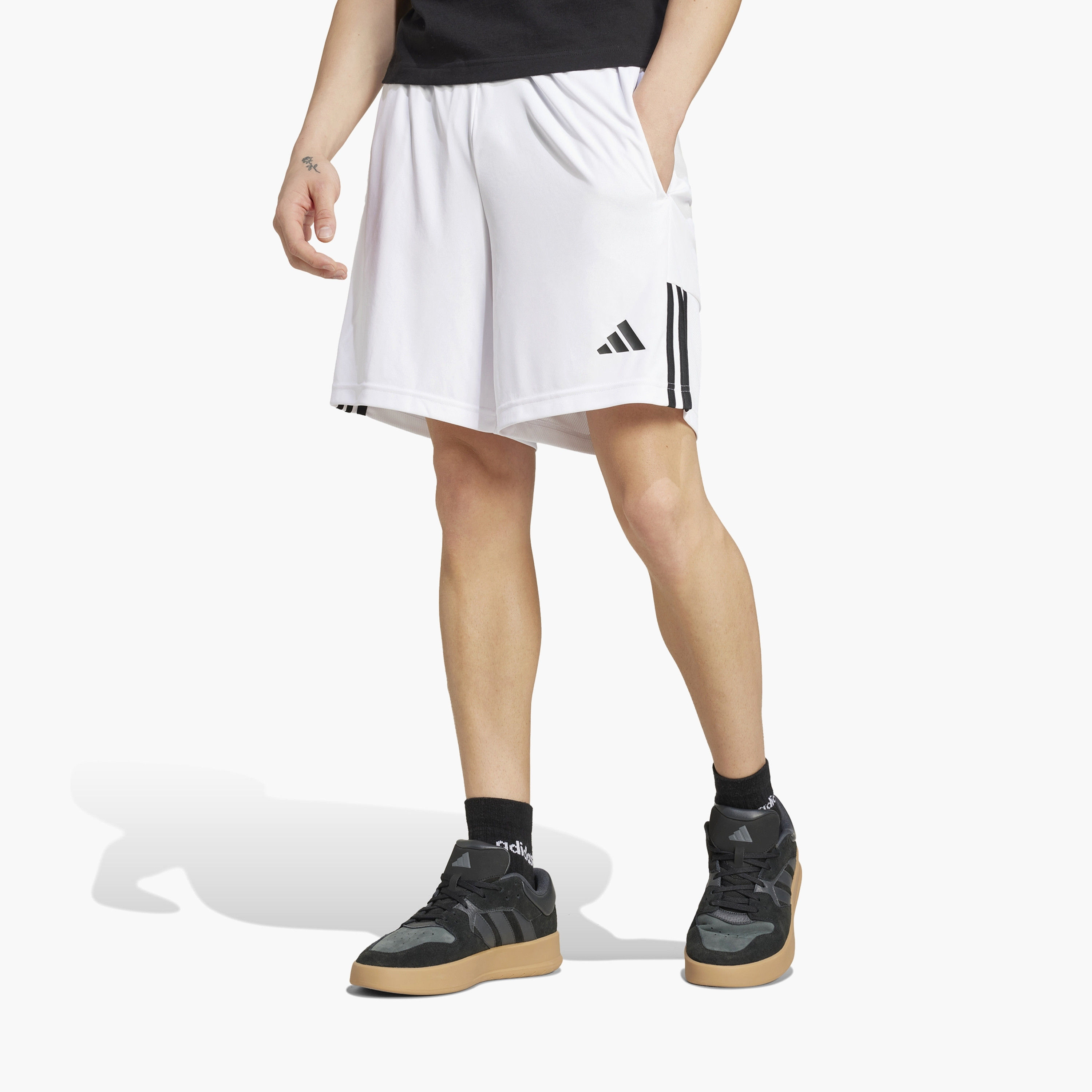 تيشيرت ذو سيرينو ايروريدي ذو قطع الخطوط الثلاثة مع 7 بوصات للرجال من اديداس | OE-men-clothing-bottoms-shorts-image-15