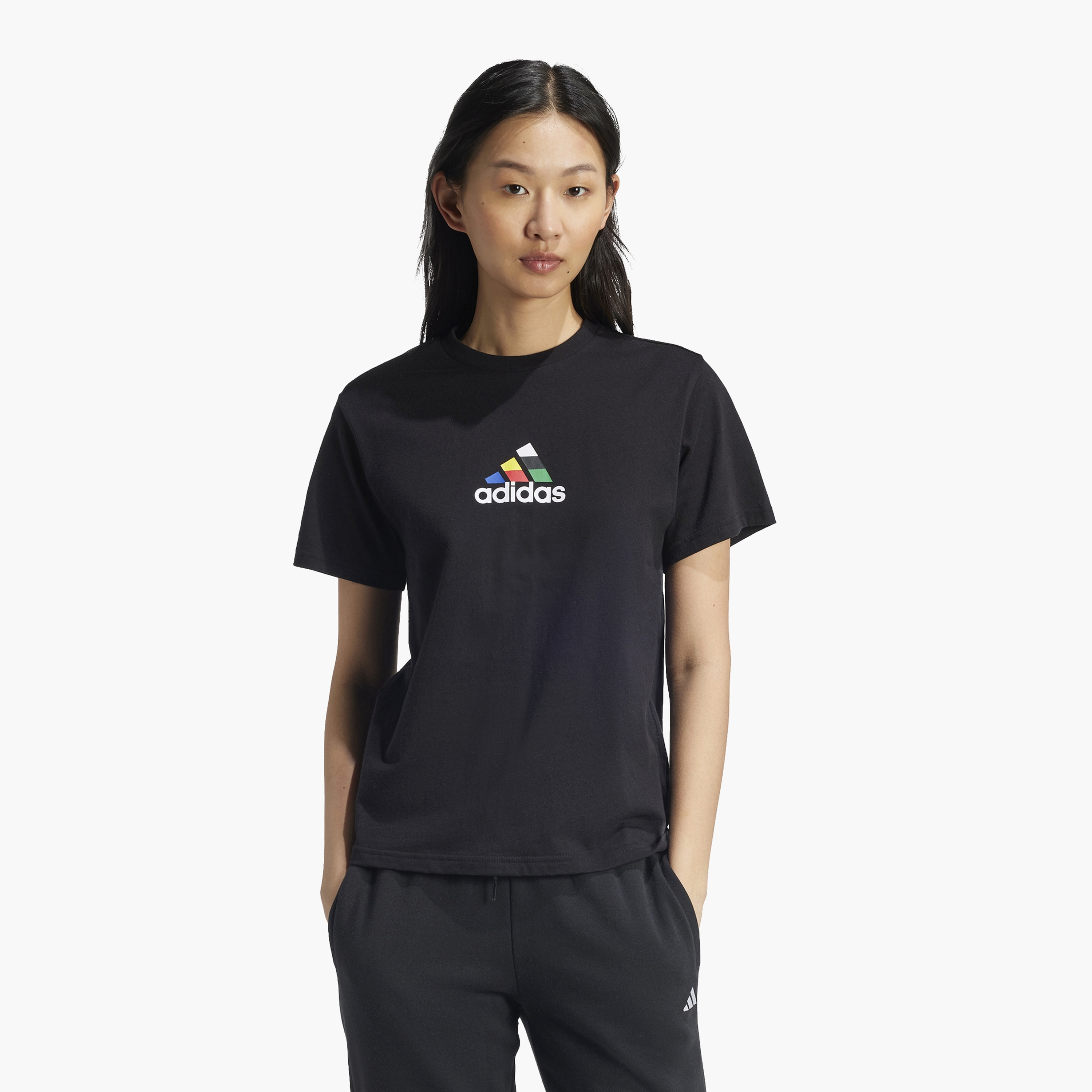 تي شيرت برسوم جرافيك ذو هاوس أوف تيرو نيشنز من أديداس | OE-sports-women-clothing-tshirtsandvests-image-13
