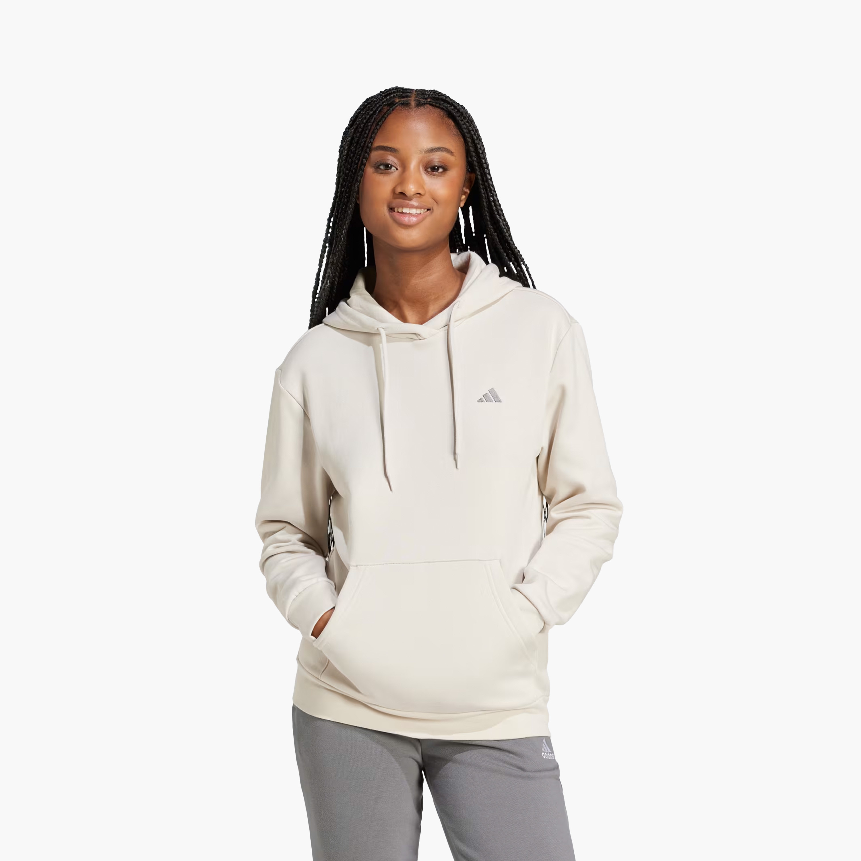 هودي اديداس اسينشالز للنساء بشعار صغير مريح IY9228 | OE-sports-women-clothing-hoodiesandsweatshirts-image-1