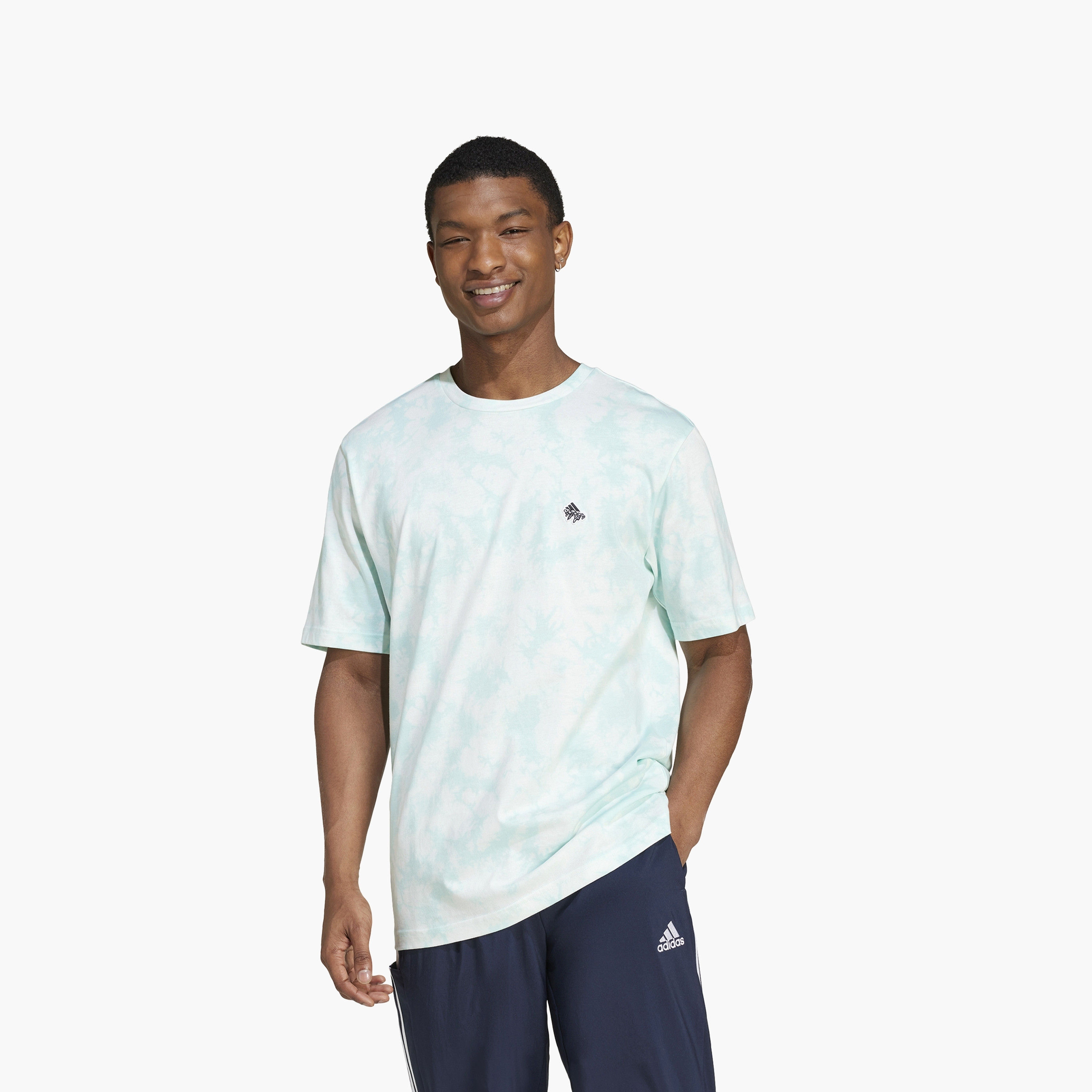 تي شيرت رجالي من أديداس ذو طوال اليوم أحلم بالجرافيك | OE-men-clothing-sportswearandactivewear-tshirtsandpolos-image-7