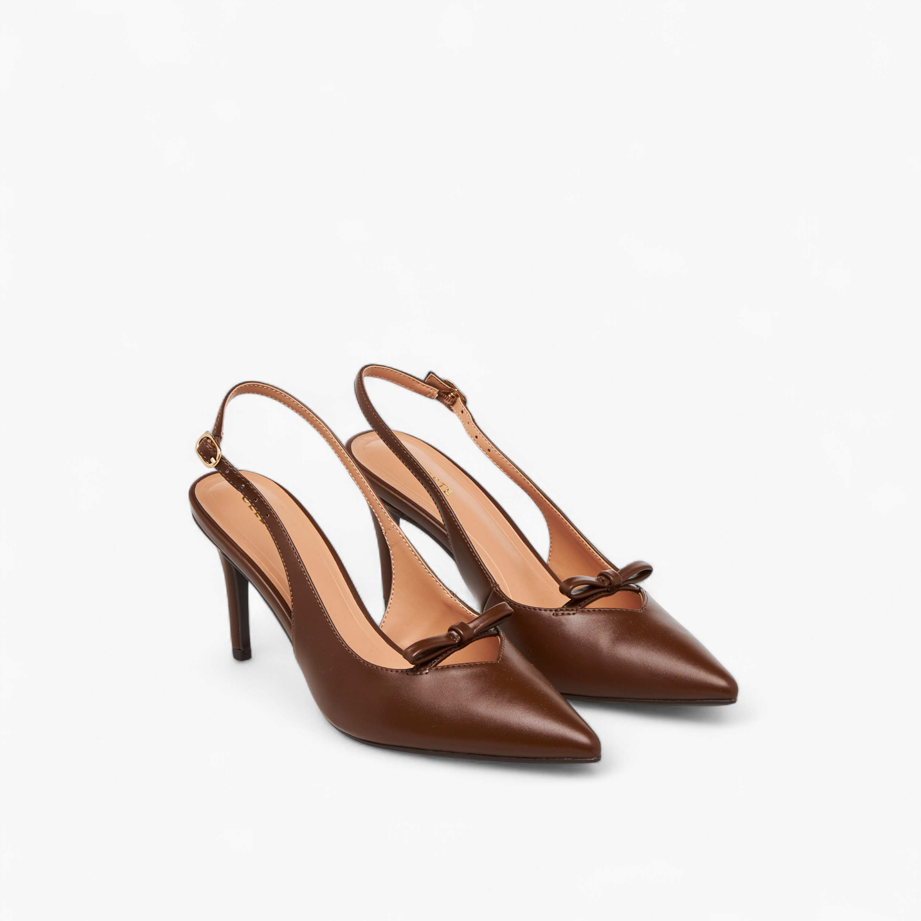 حذاء بمقدمة مدببة وزينة فيونكة وكعب رفيع للنساء من سيليست-women-shoes-heels-image-1