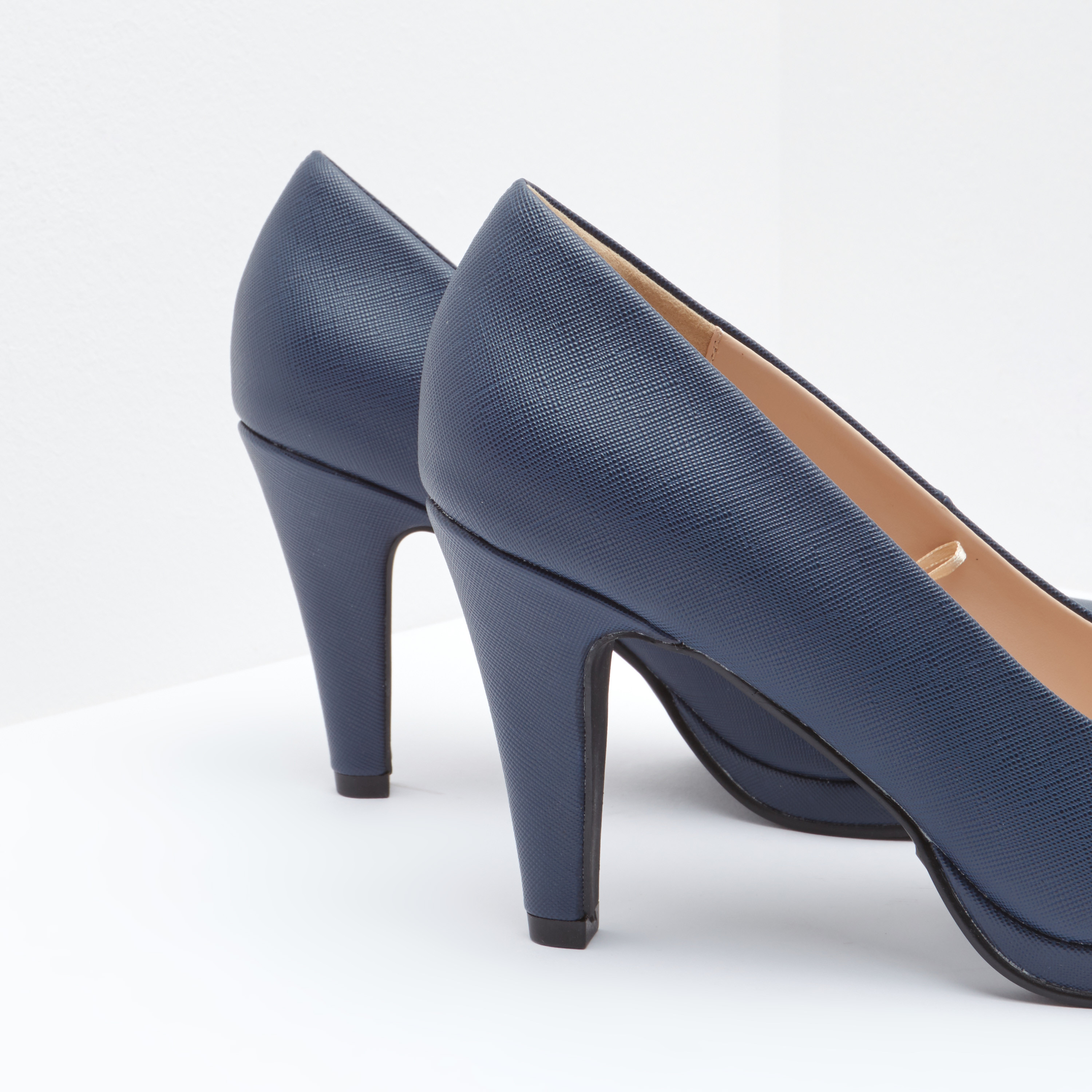 حذاء بمقدّمة مستديرة بارزة سهل الإرتداء مع كعب مخروطي-women-shoes-heels-image-4