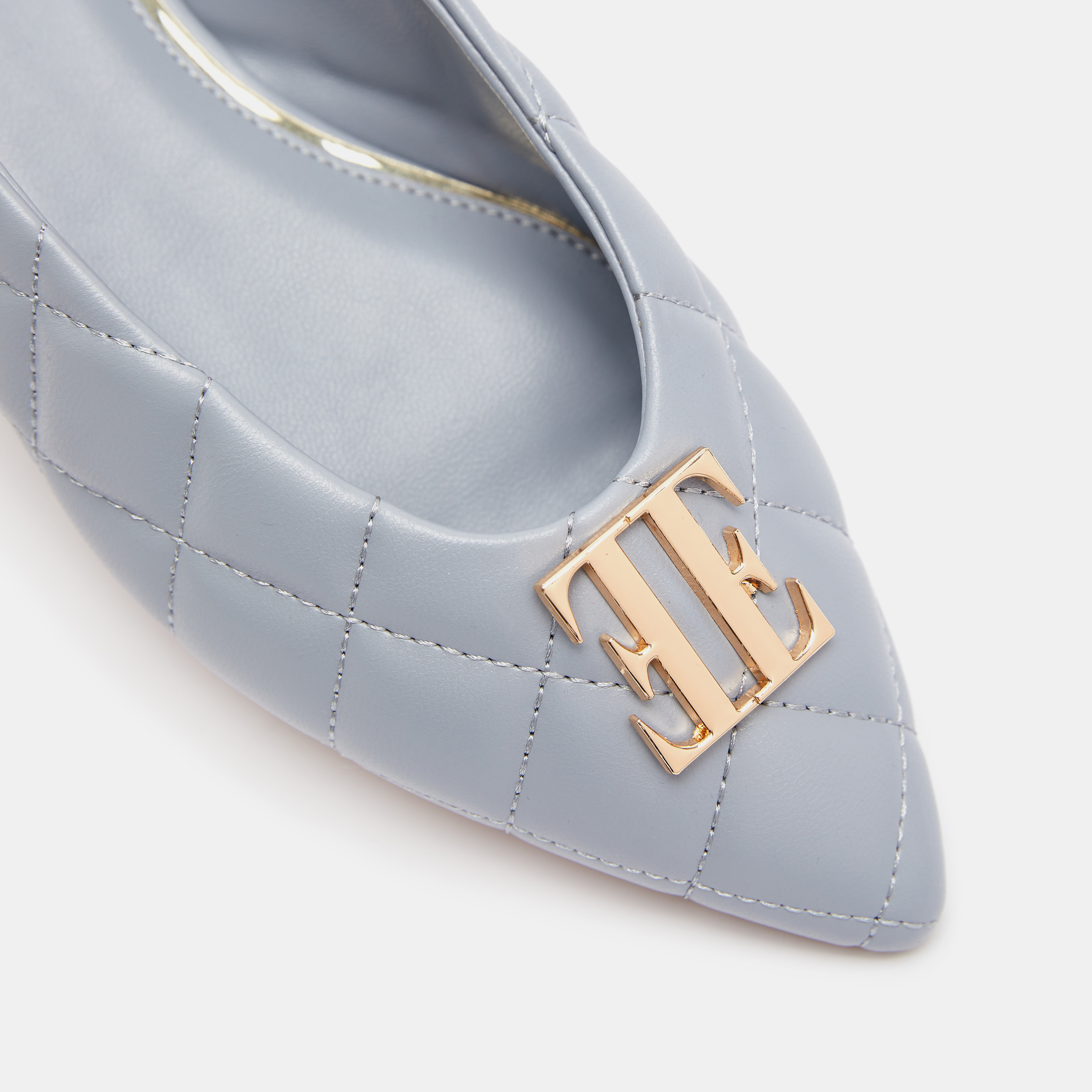 صندل نسائي سهل الارتداء مبطن بمقدمة مدببة-women-shoes-flats-sandals-image-10