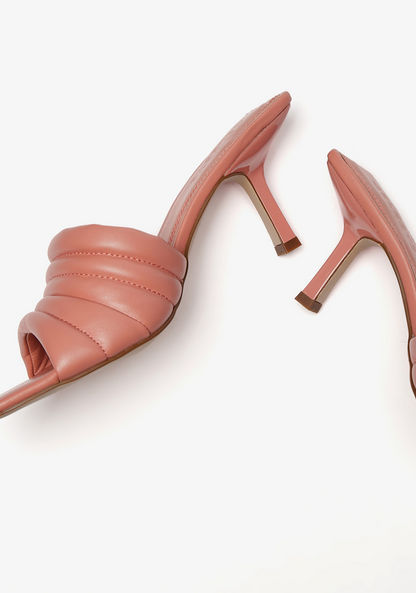 حذاء مبطن سهل الارتداء بكعب صغير ومقدمة مربعة من سيليست
