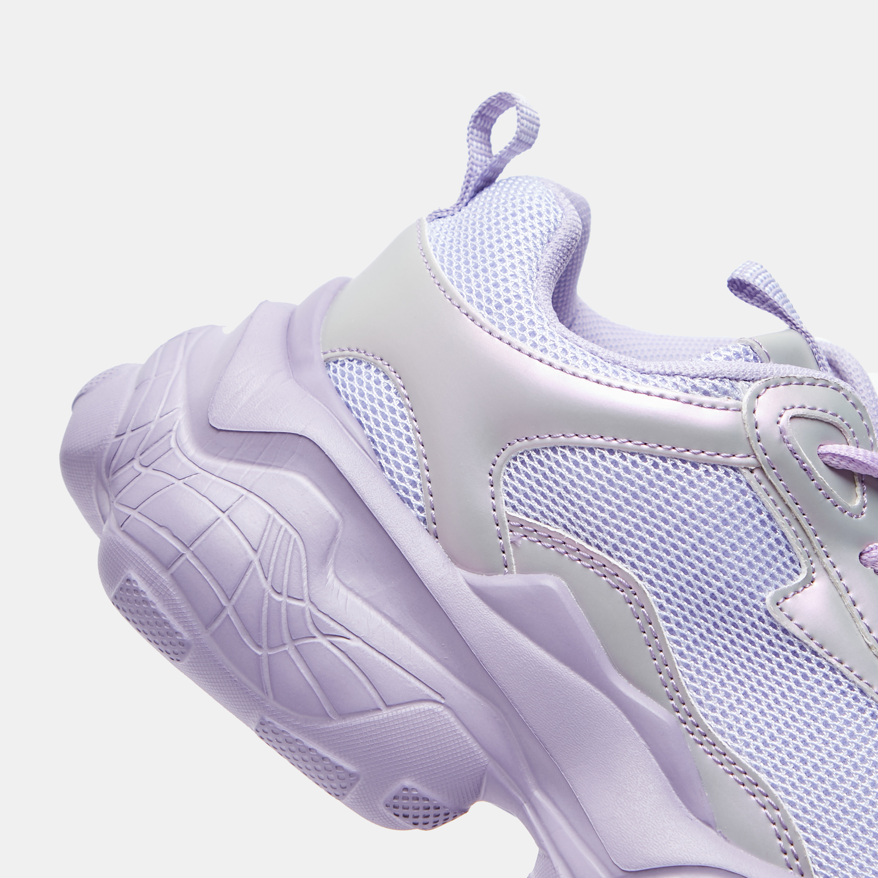 حذاء سنيكرز بارز الملمس برباط إغلاق من هادانا-women-shoes-sneakers-image-4