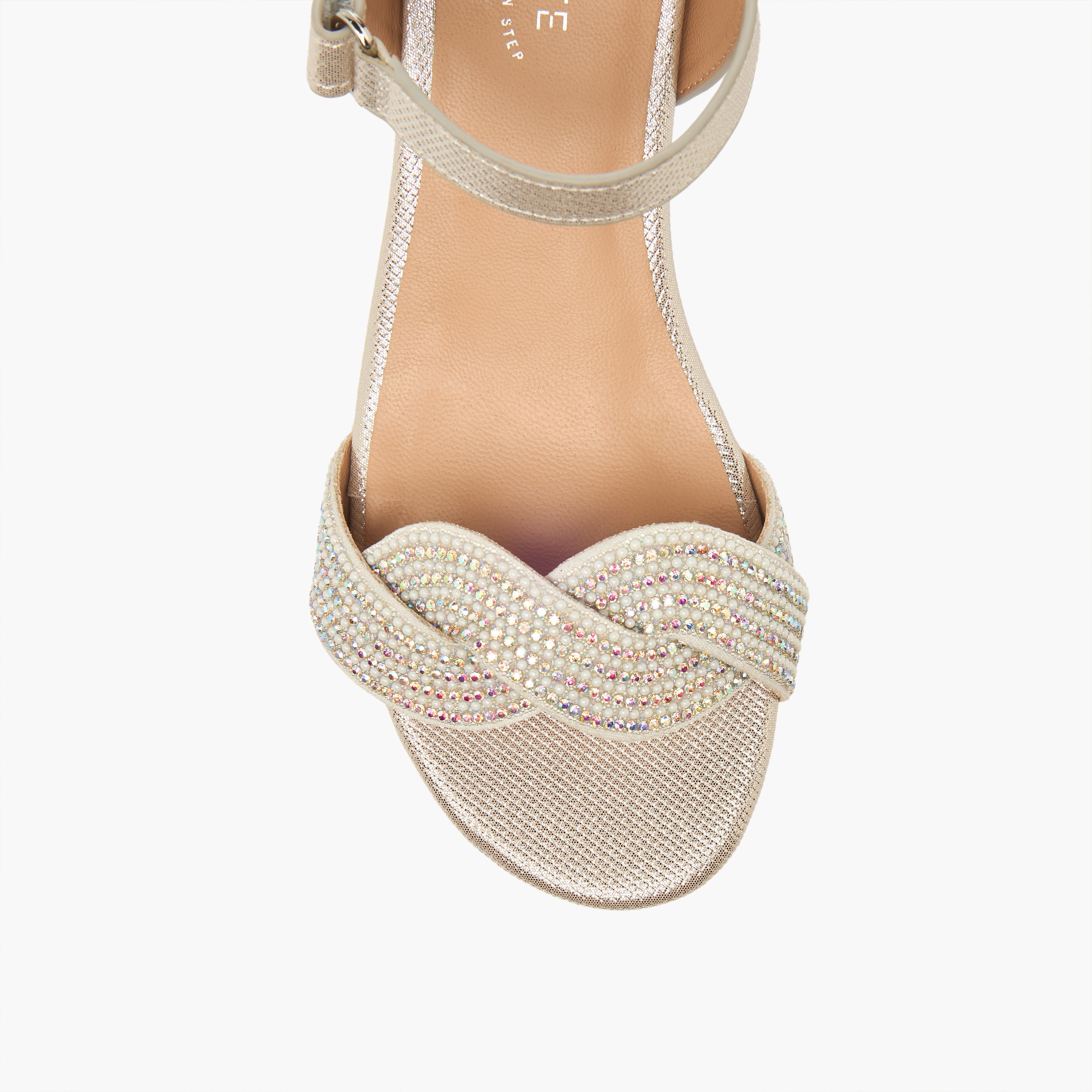 صندل مزين بكعب سميك للبنات من سيليست-girls-shoes-sandals-image-4