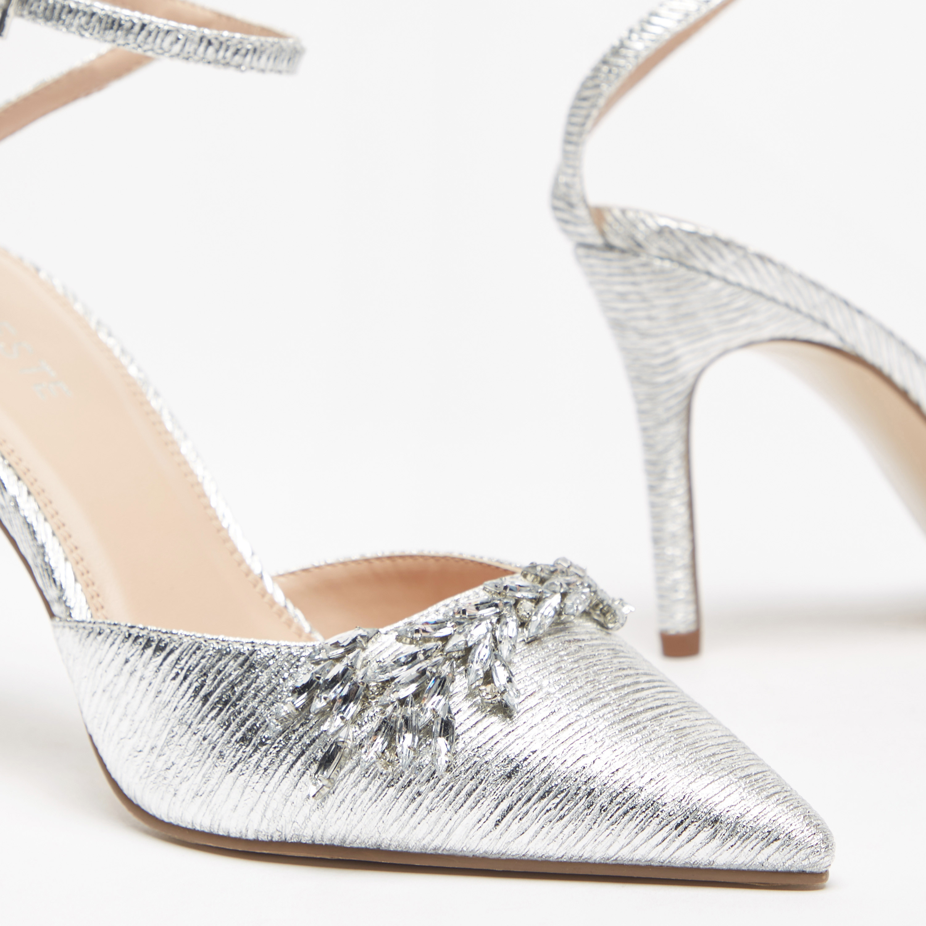 صندل مزين بكعب ستيليتو وإبزيم إغلاق للنساء من سيليست-women-shoes-heels-image-4