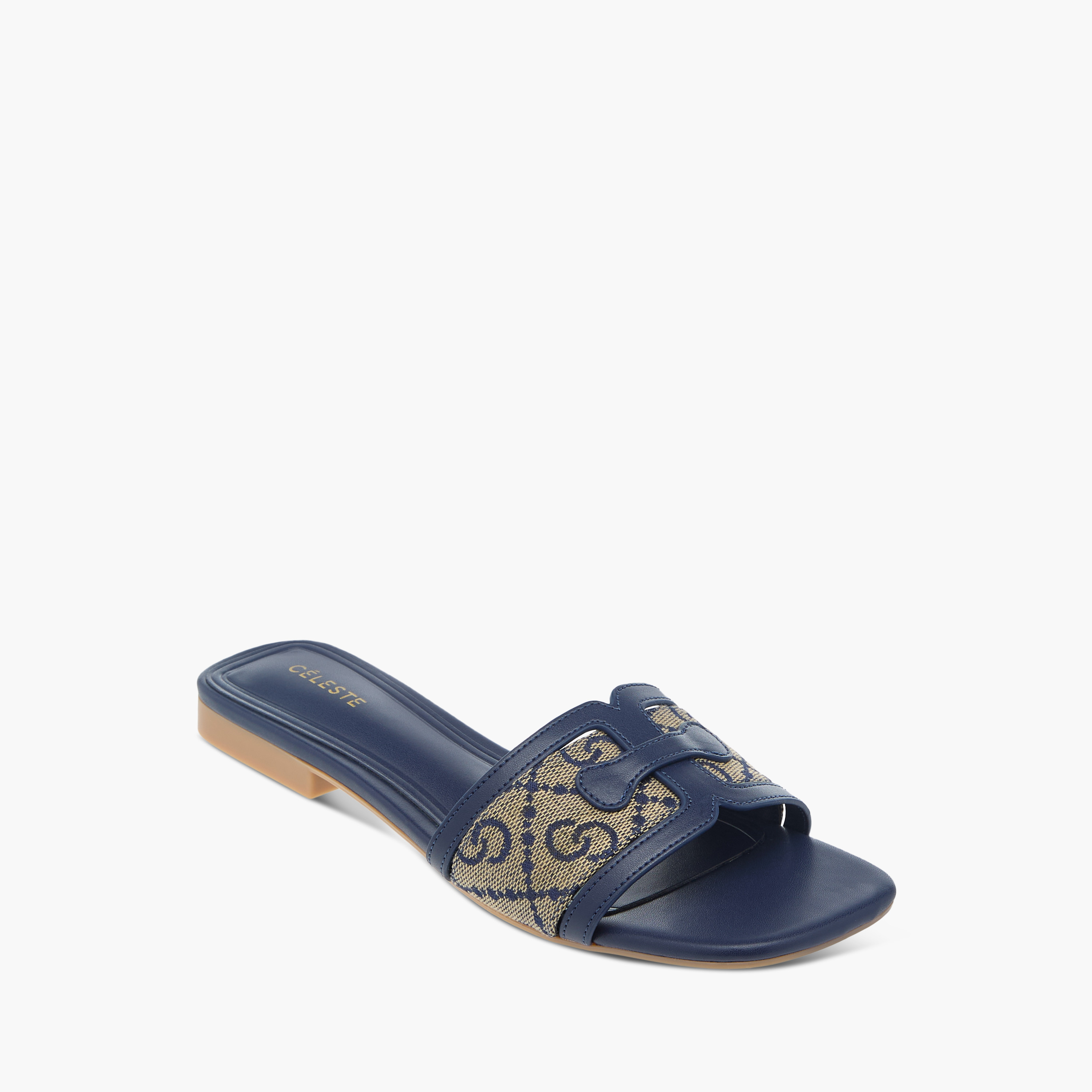 صندل سهل الارتداء بطبعات مونوجرام للنساء من سيليست-women-shoes-flats-sandals-image-2