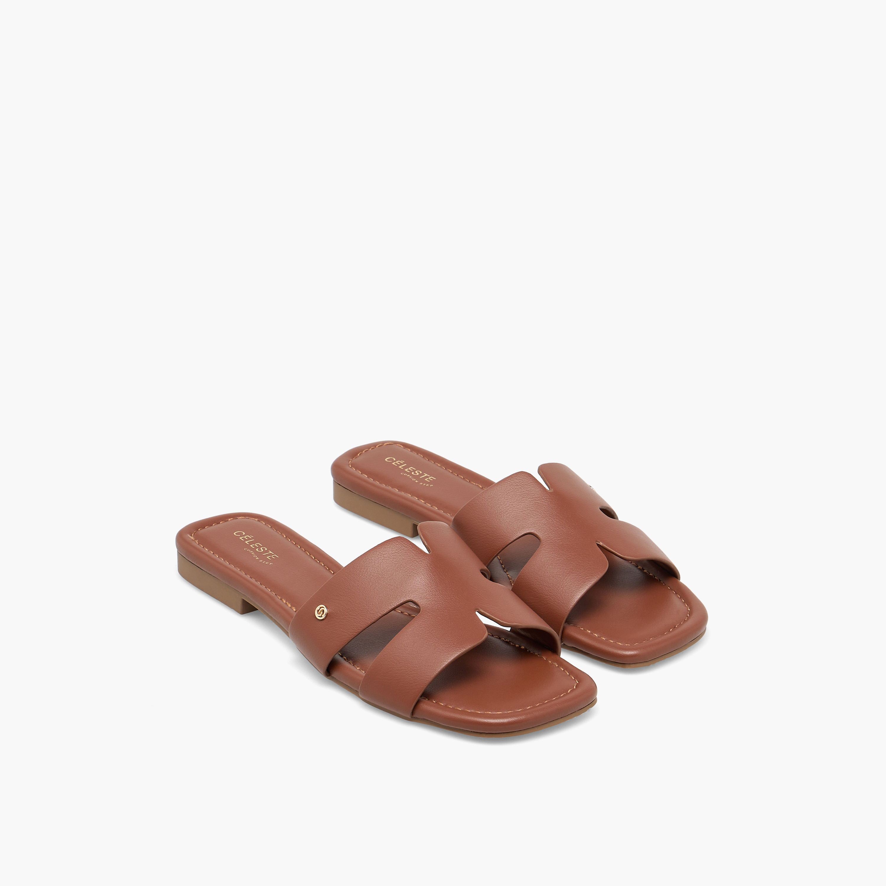 صندل نسائي بتصميم مفرغ وأنيق من سيليست-women-shoes-sandals-flats-image-1